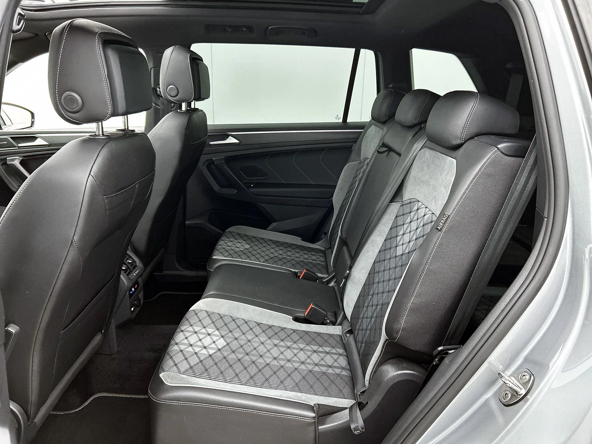 Volkswagen-Tiguan Allspace-image-26