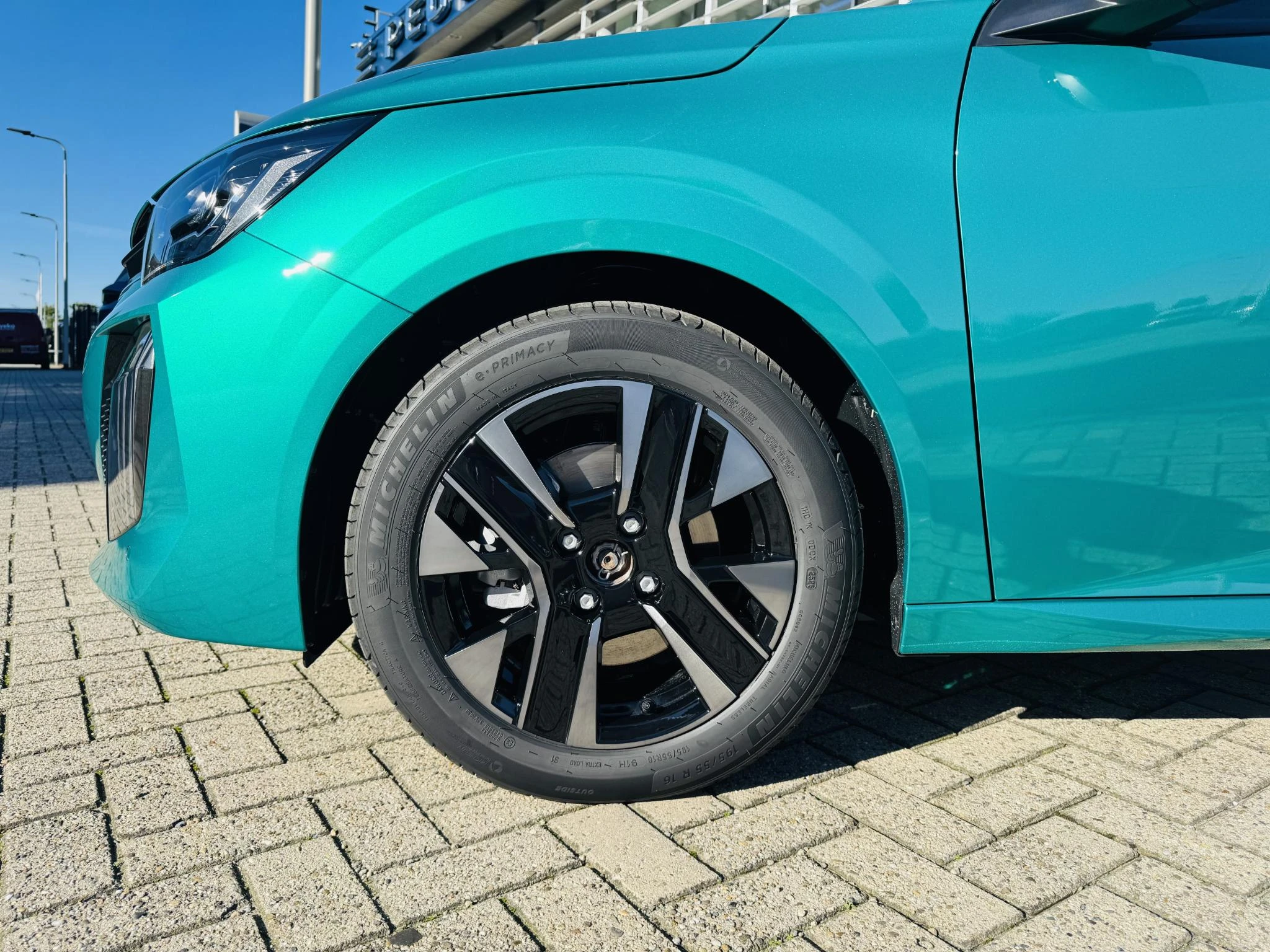 Peugeot-208-image-6