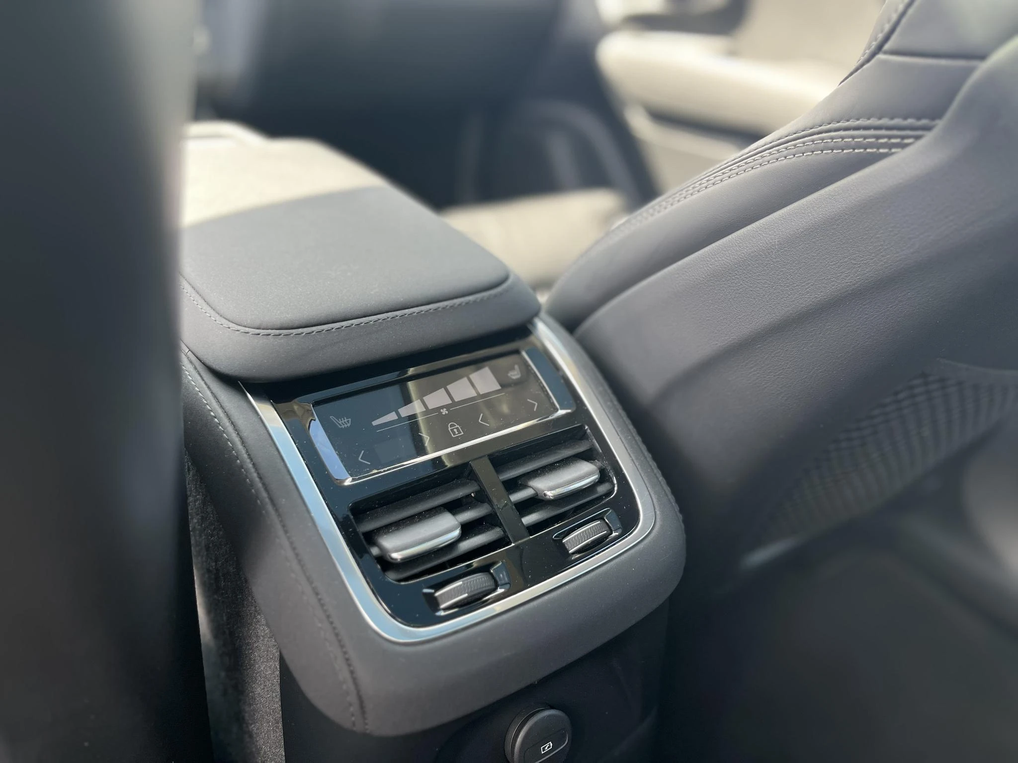 Volvo-XC90-image-11