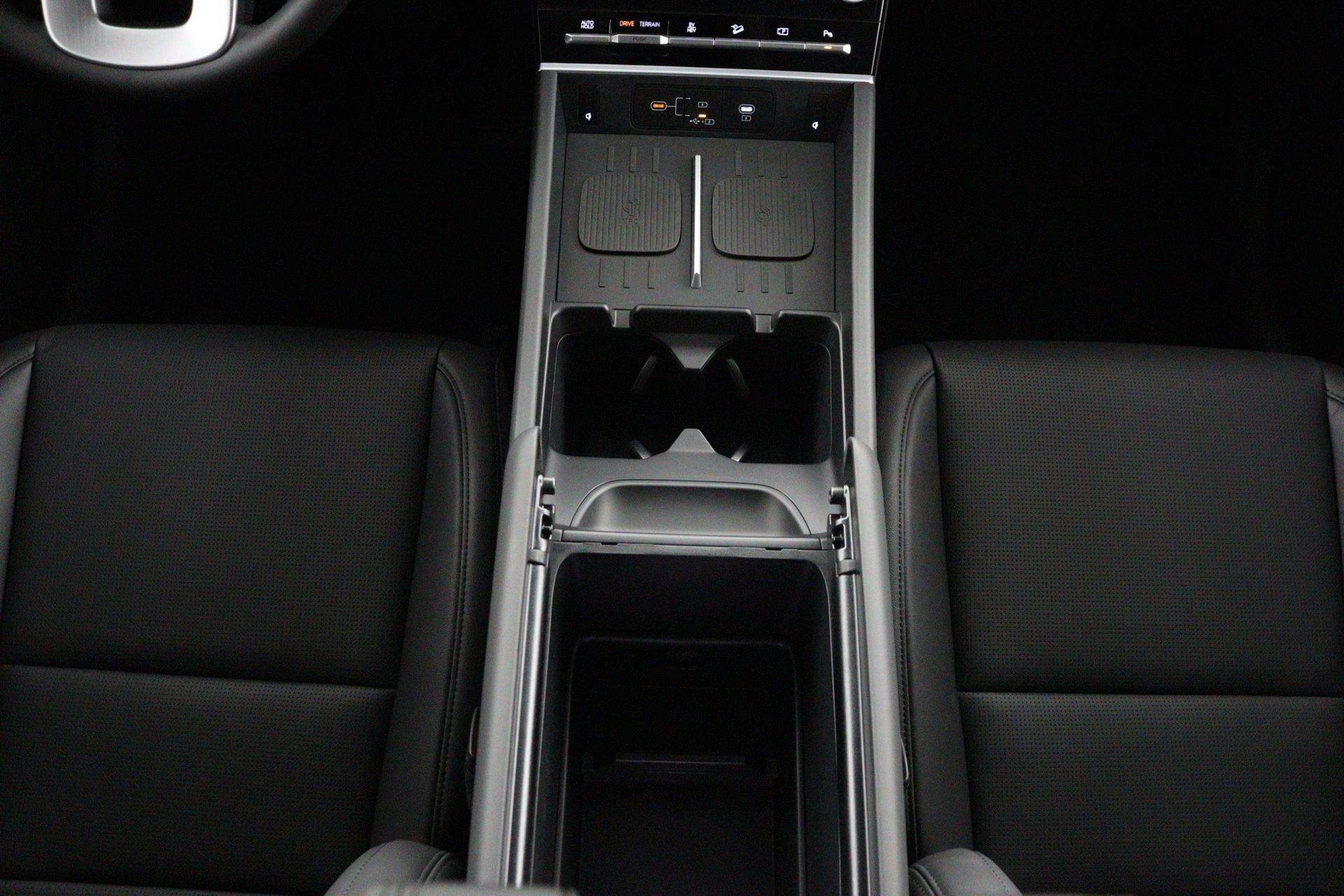 Hyundai-Santa Fe-image-74