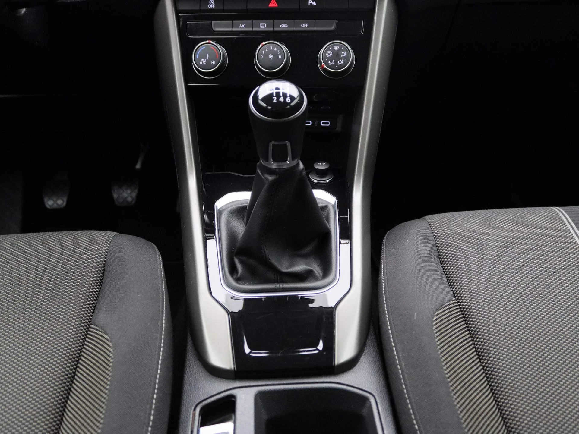 Volkswagen-T-Roc-image-8