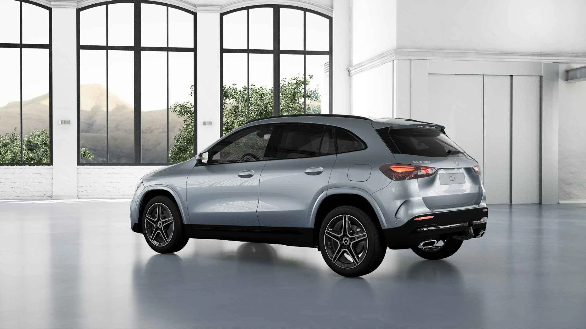 Mercedes-Benz-GLA-image-2