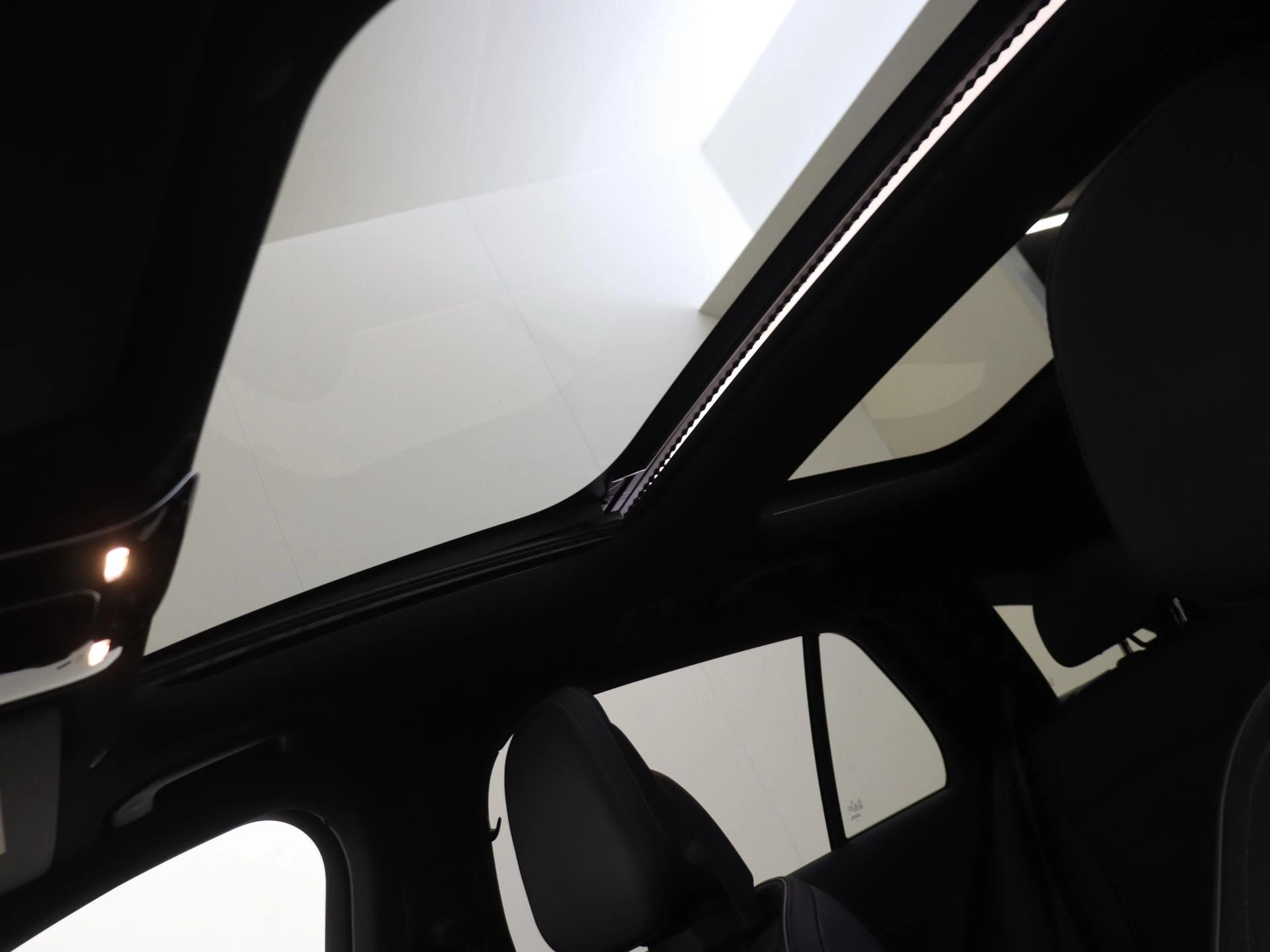 Mercedes-Benz-E-Klasse-image-26