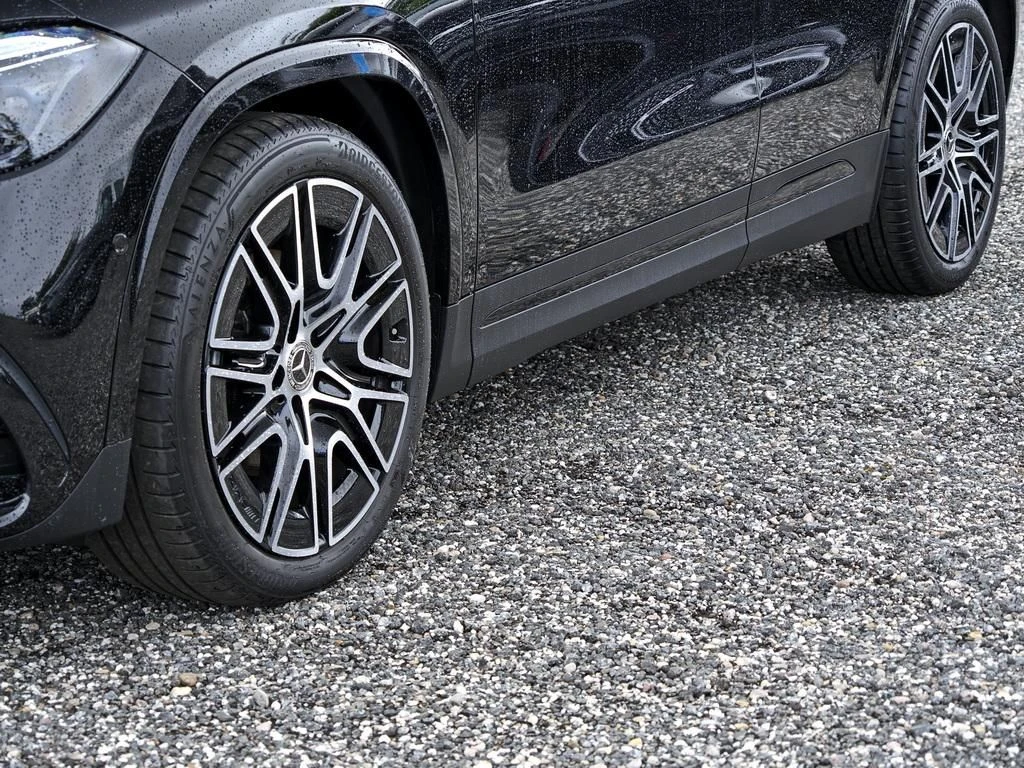 Mercedes-Benz-GLA 200 d-image-6