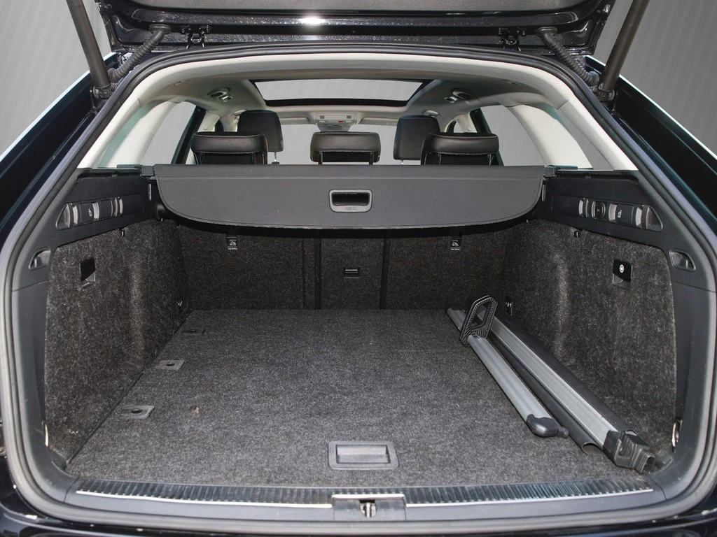 Škoda Superb Combi 2.0 TDI DSG L&K 4x4 Navi/Pano/RFK