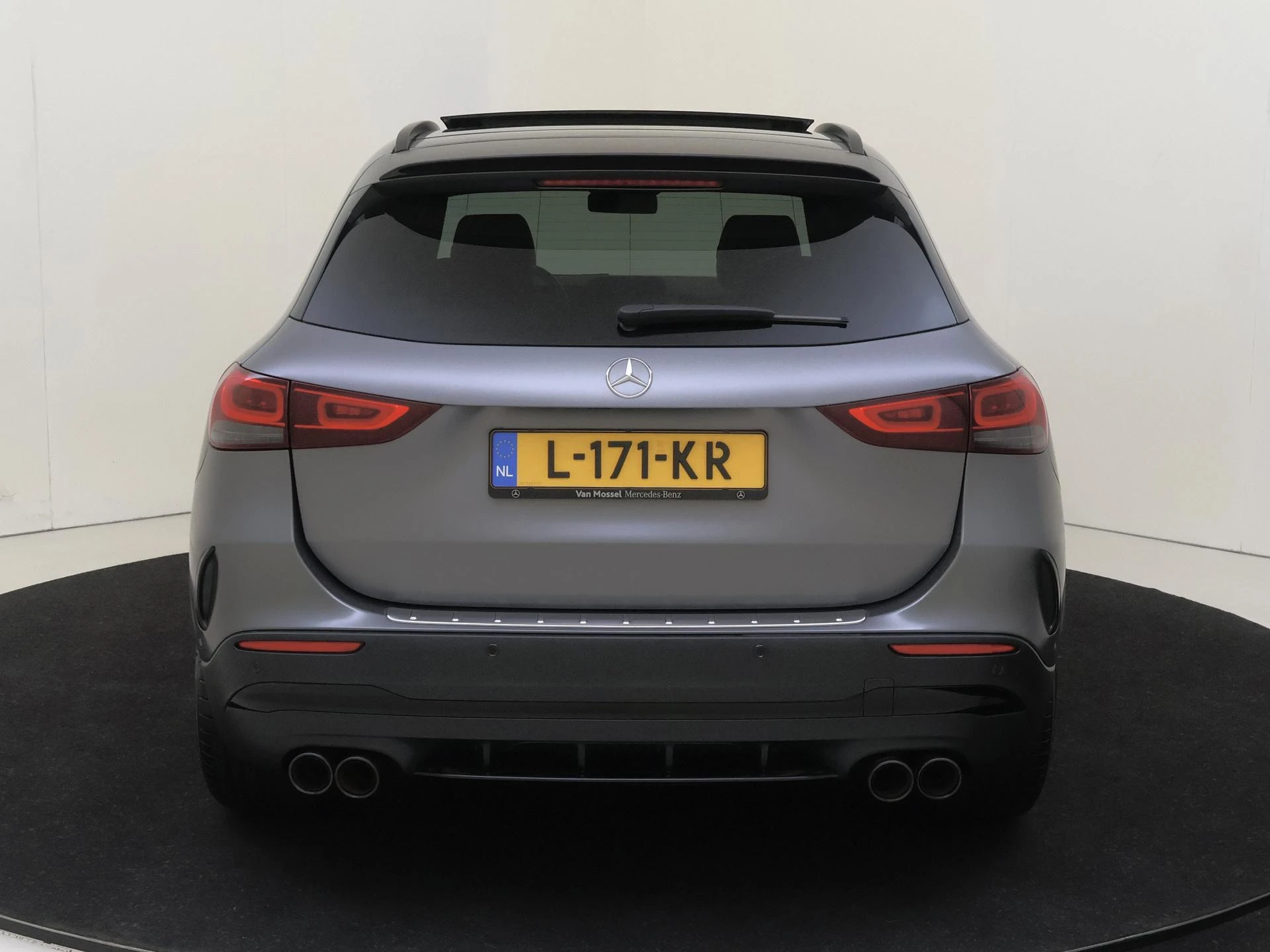Mercedes-Benz-GLA-image-8