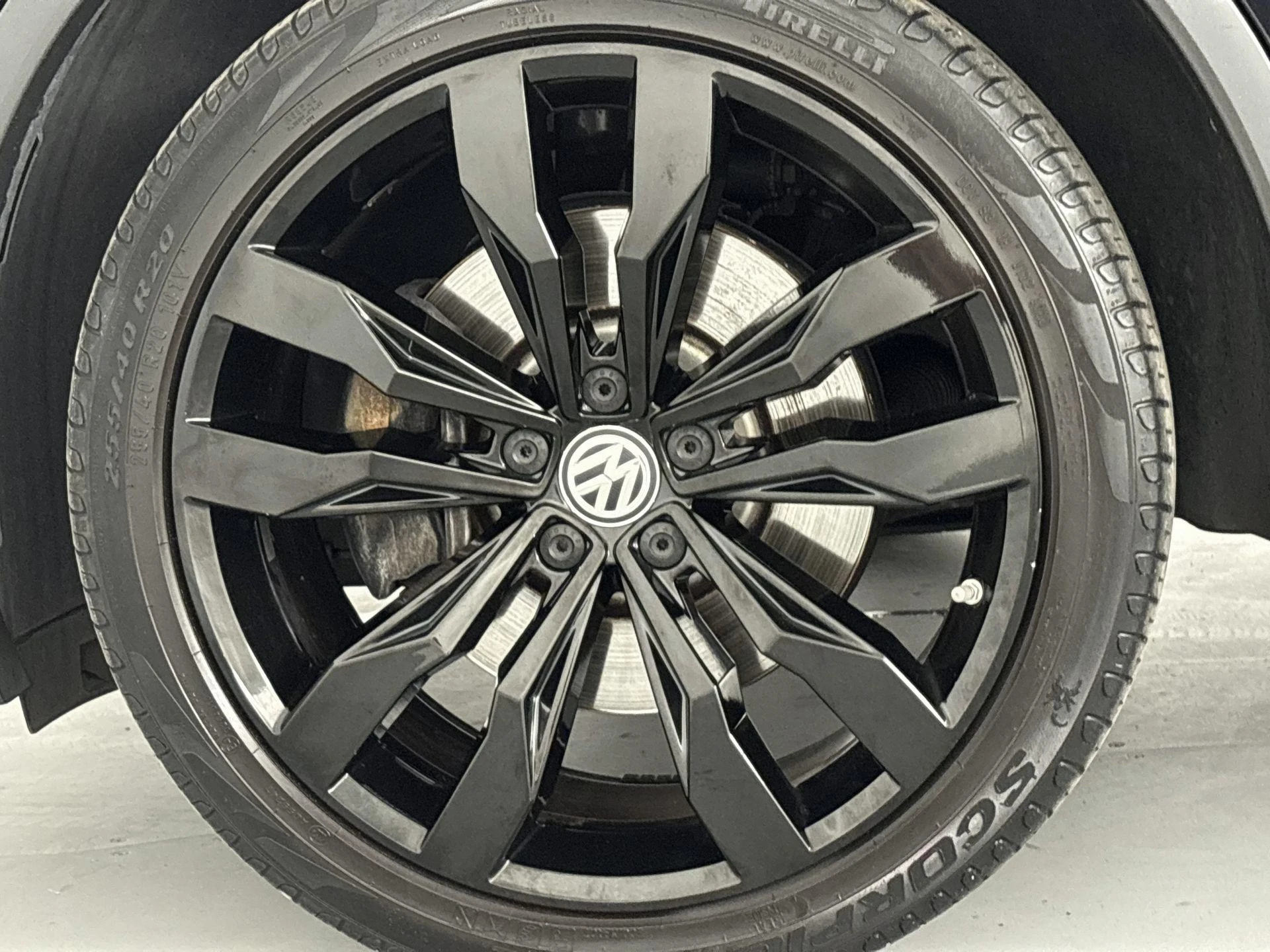 Volkswagen-Tiguan-image-29