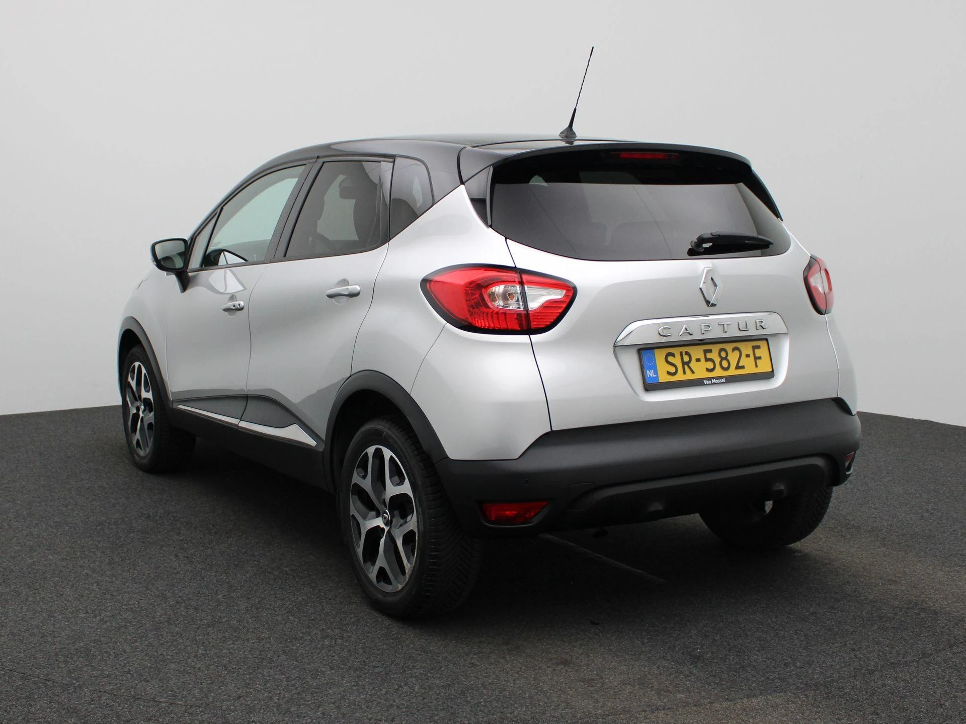 Renault-Captur-image-1