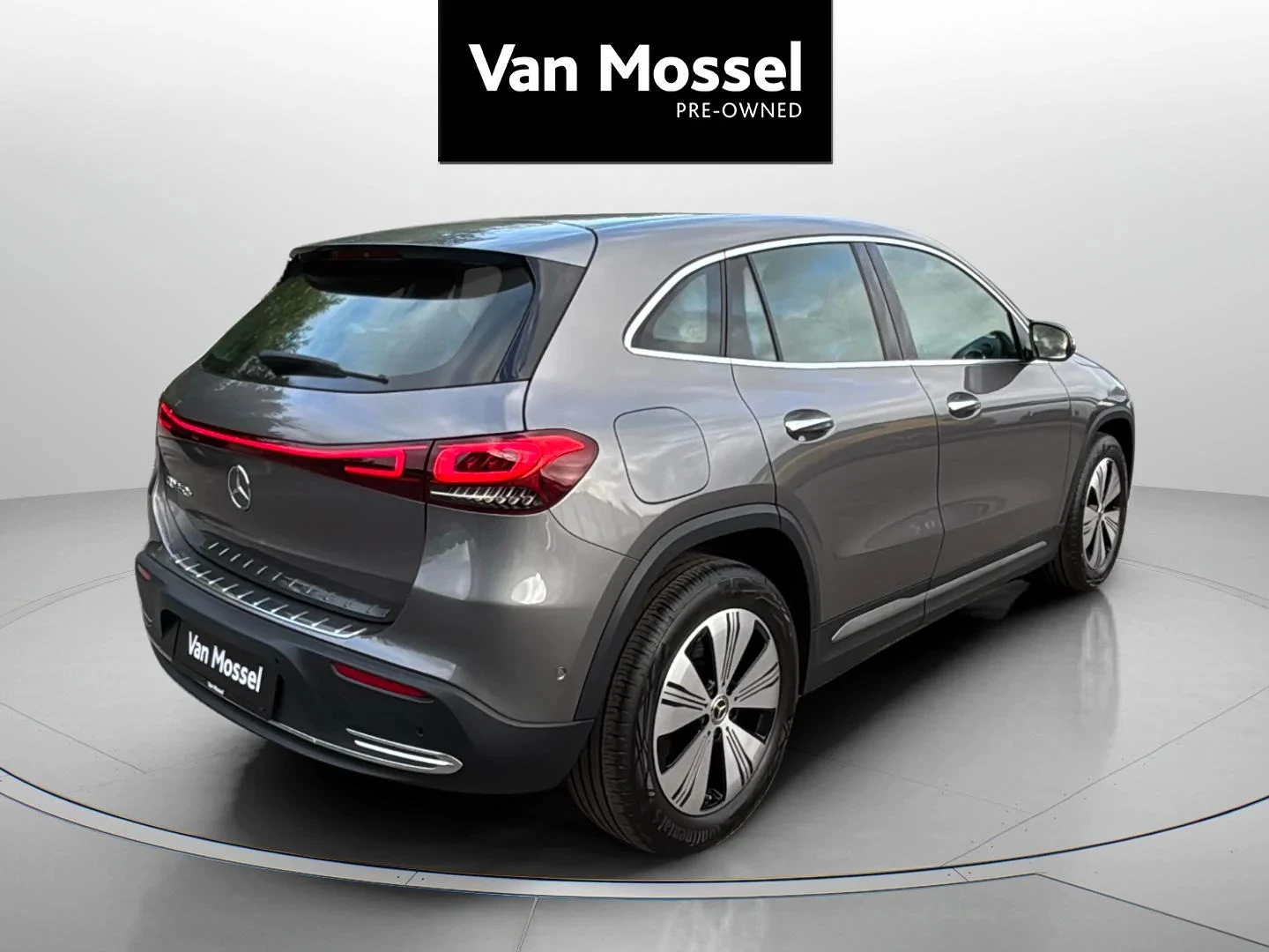 Mercedes-Benz-EQA-image-4