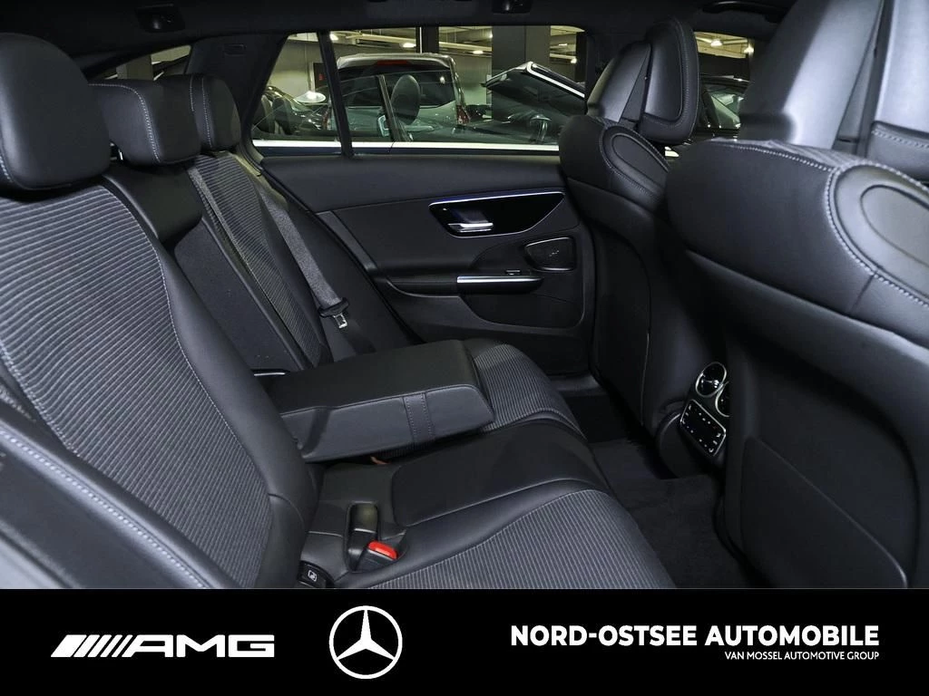 Mercedes-Benz C-Klasse 300 T AVANTGARDE KAMERA PANO TEMPO SITZHZG HUD AVANTGARDE