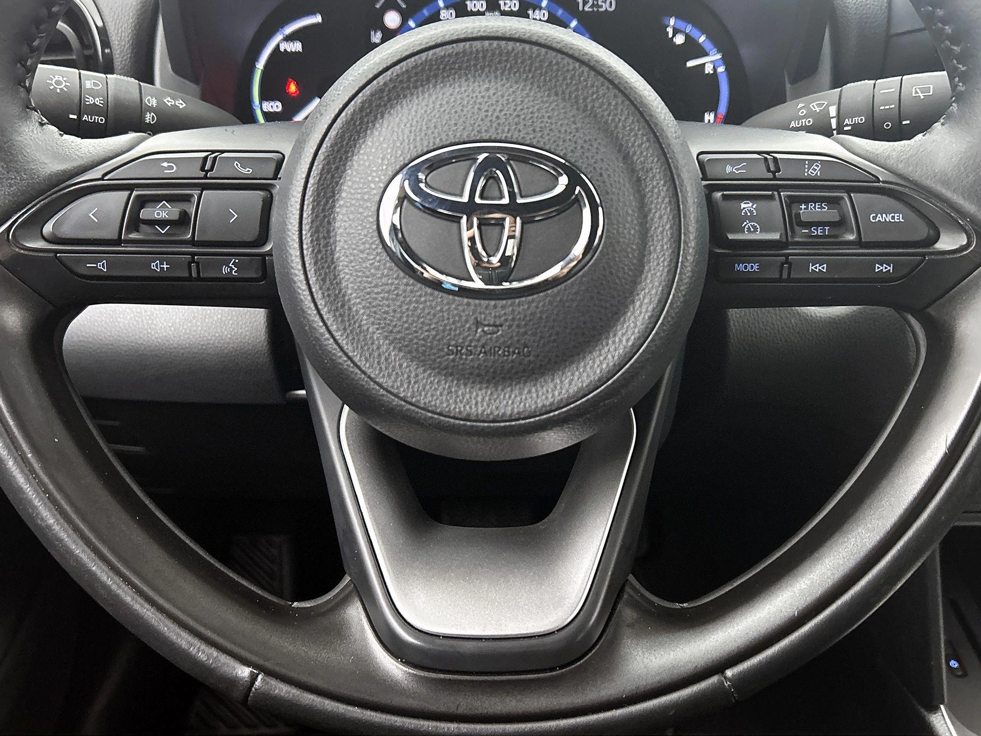 Toyota-Yaris Cross-image-35
