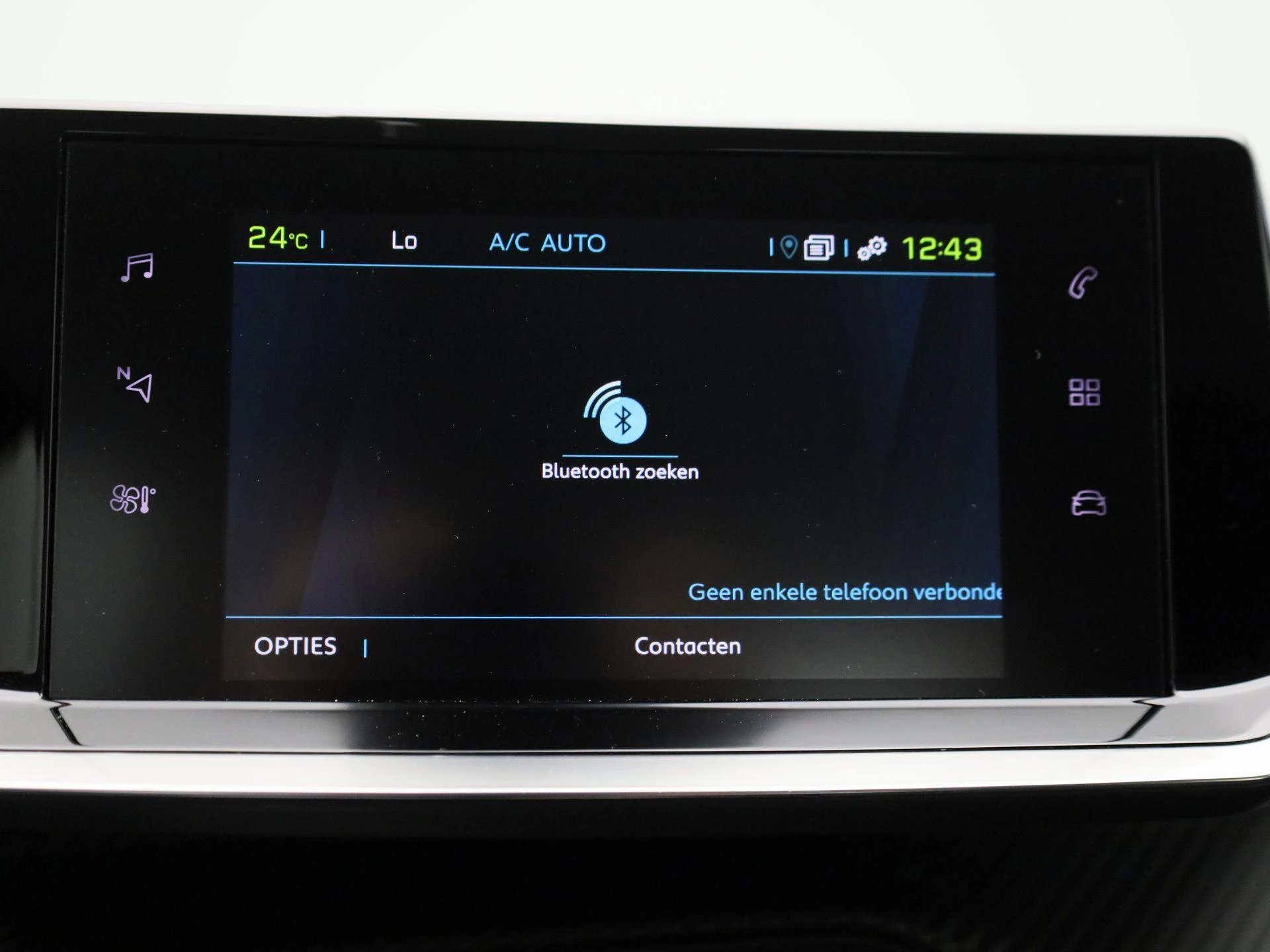 Peugeot-e-208-image-19