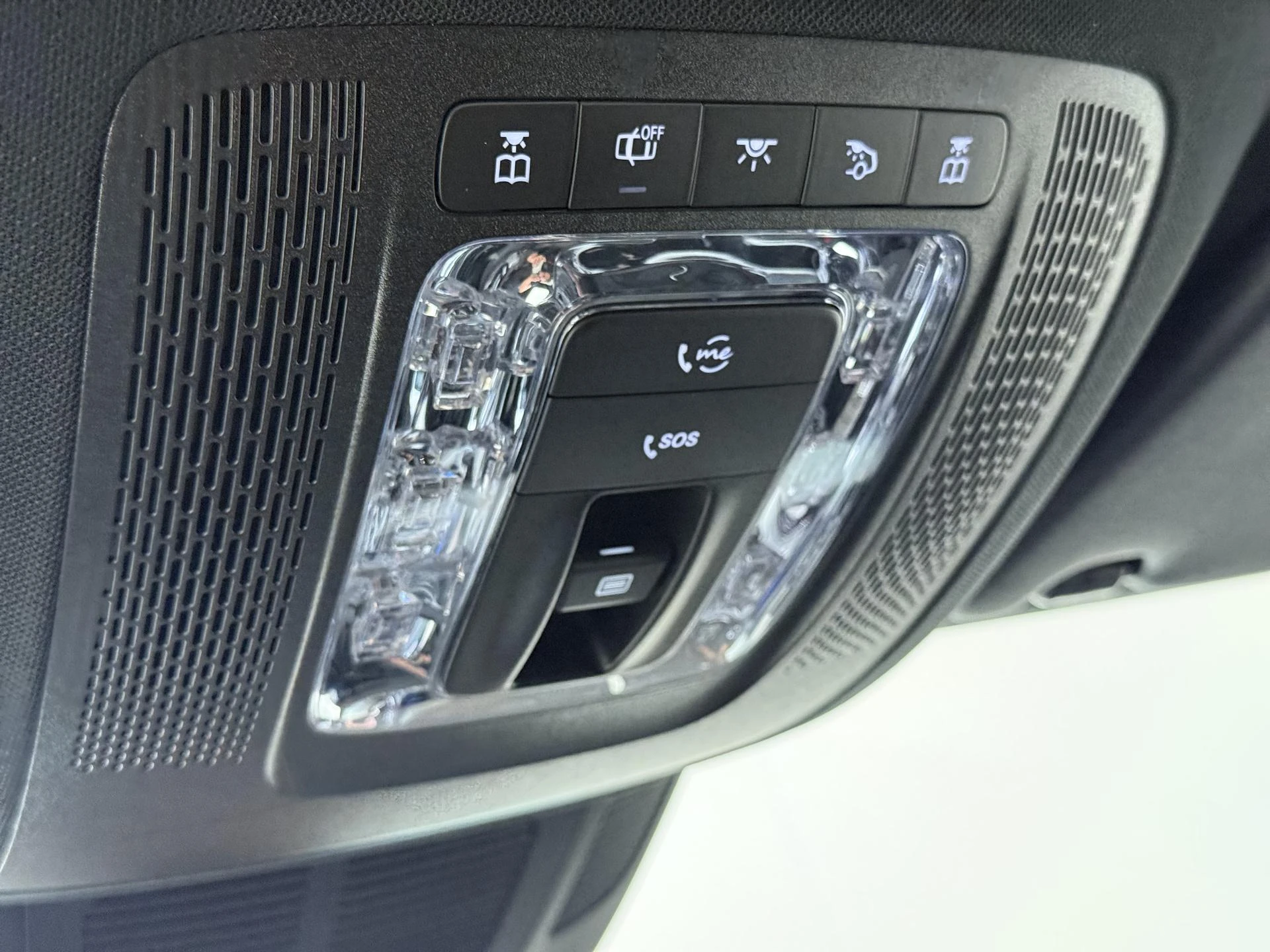Mercedes-Benz-GLE-image-21
