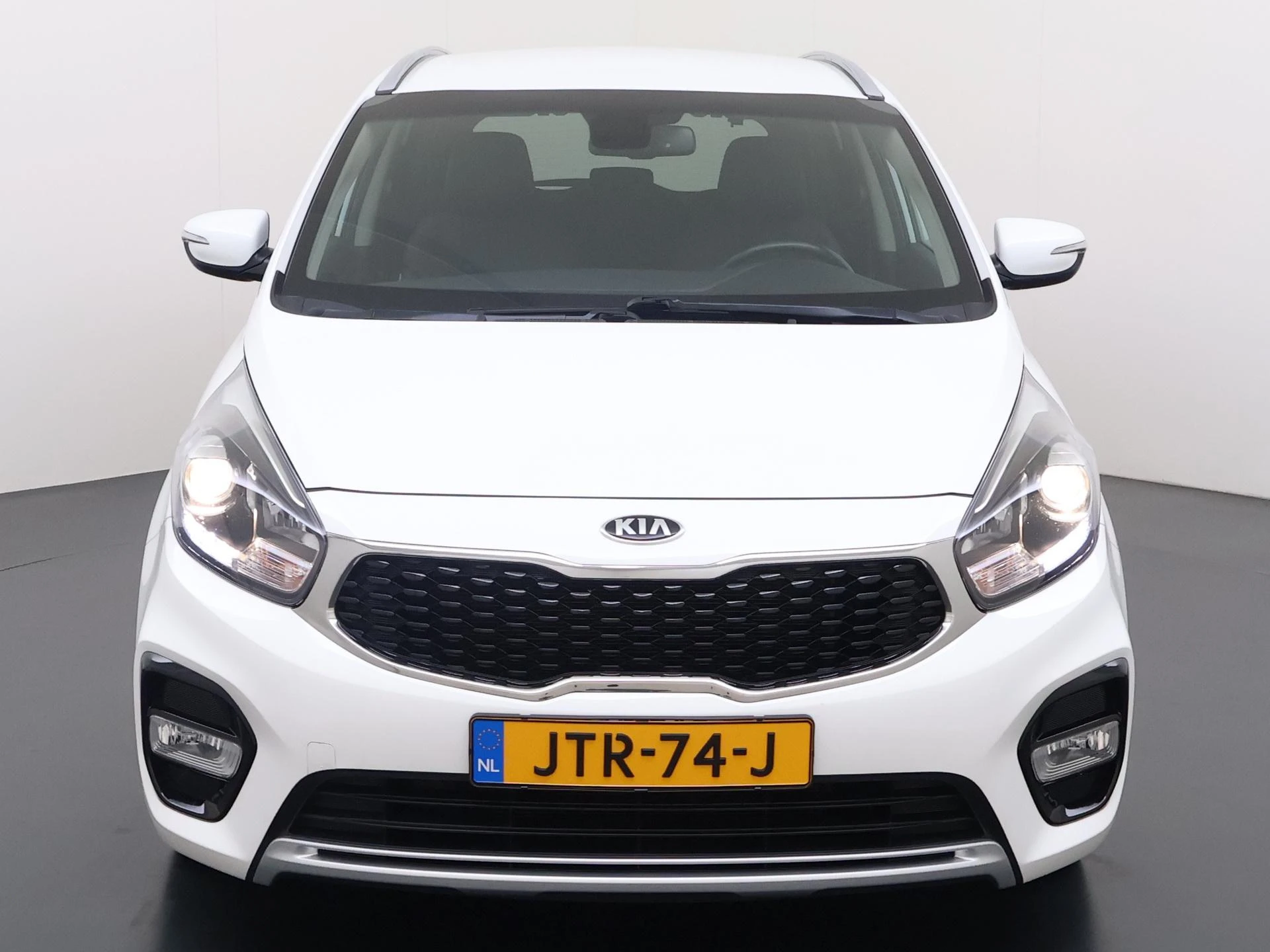 Kia-Carens-image-2