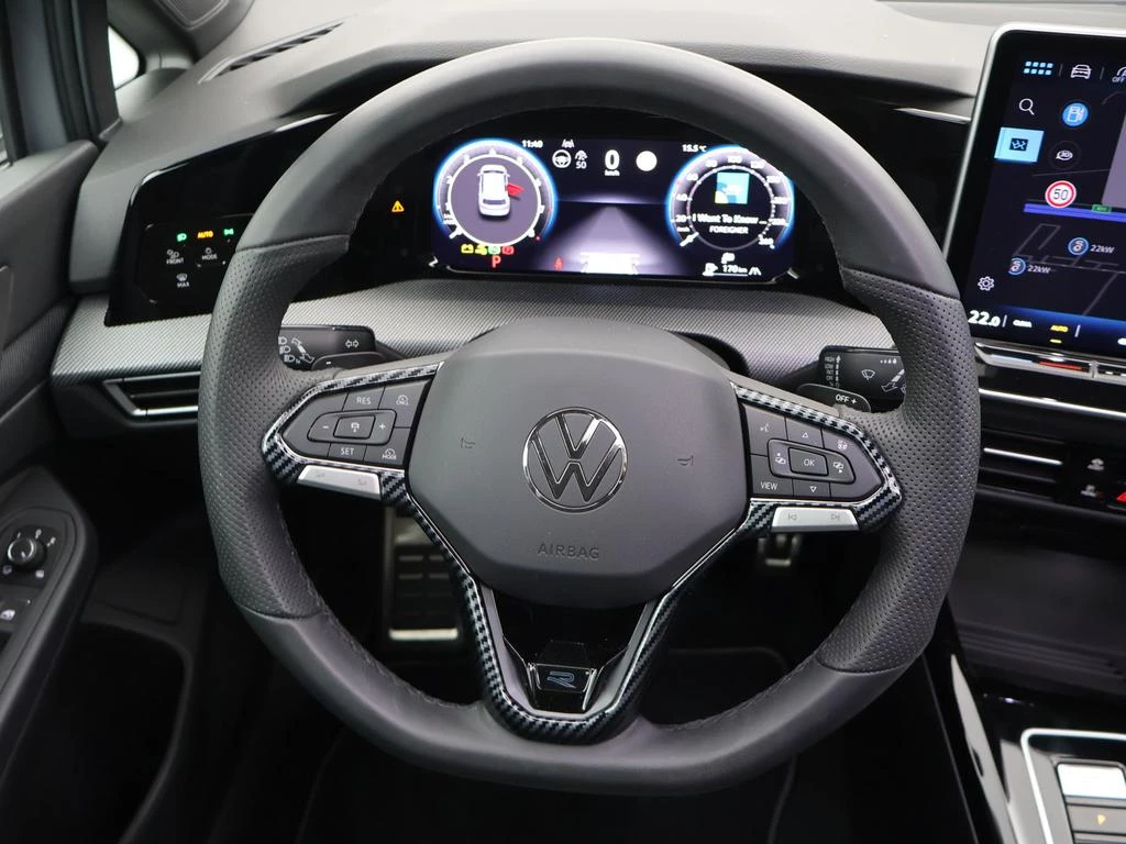 Volkswagen-Golf-image-17