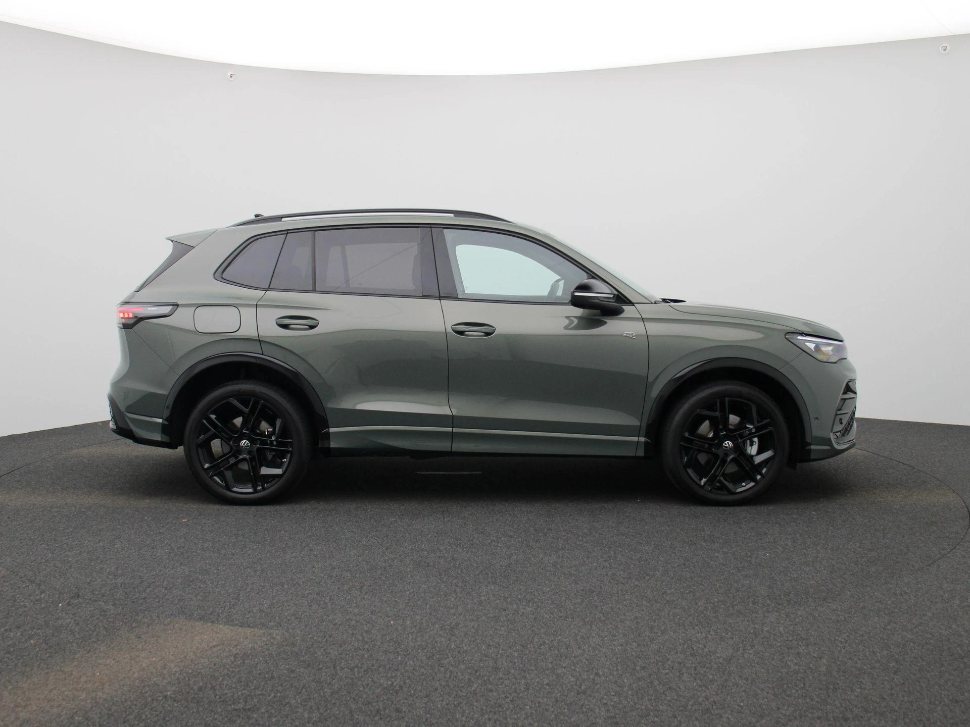 Volkswagen-Tiguan-image-5