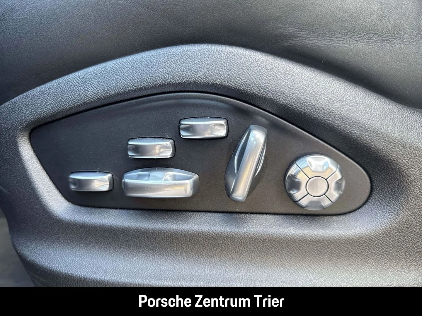 Porsche-Cayenne-image-20