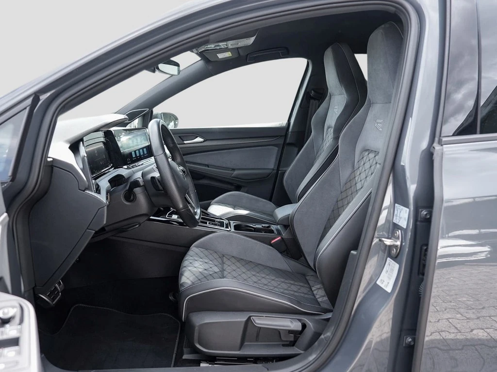 Volkswagen-Golf-image-18