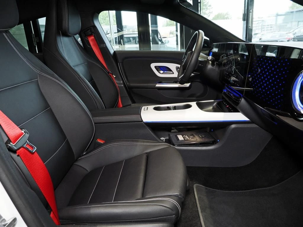 Mercedes-Benz-CLA 250+-image-13