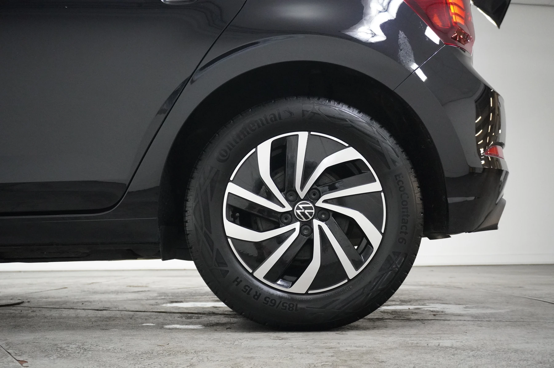 Volkswagen-Polo-image-18
