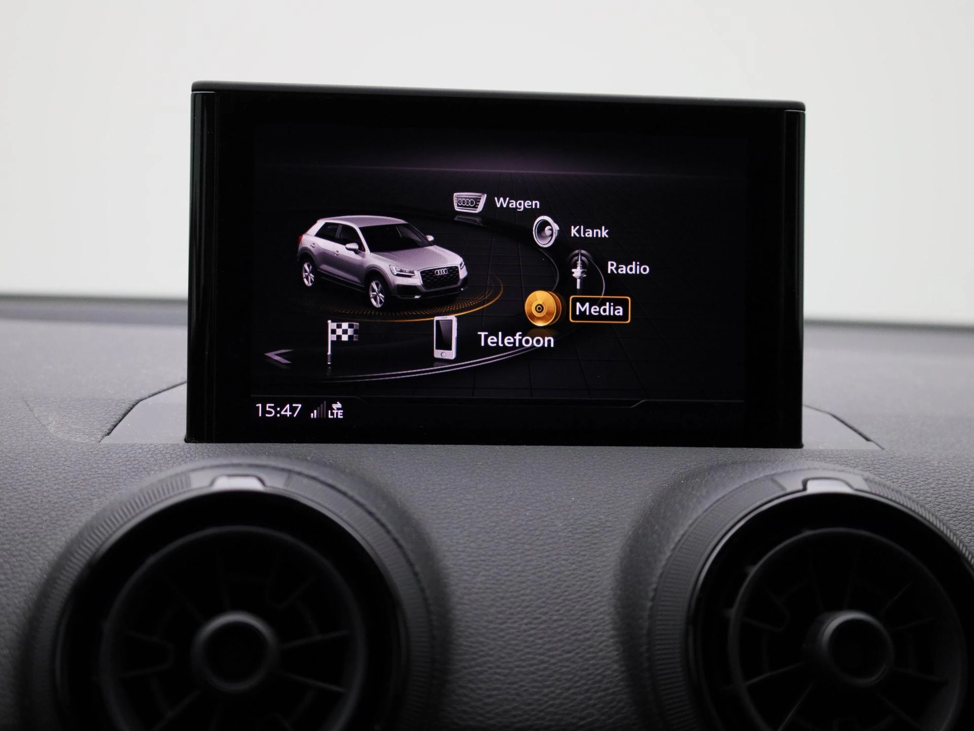 Audi-Q2-image-28