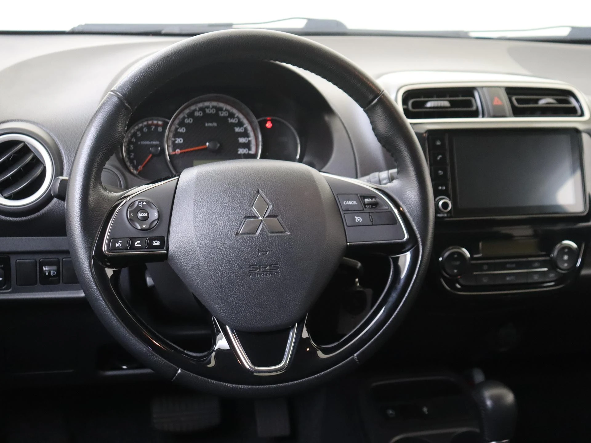 Mitsubishi-Space Star-image-9