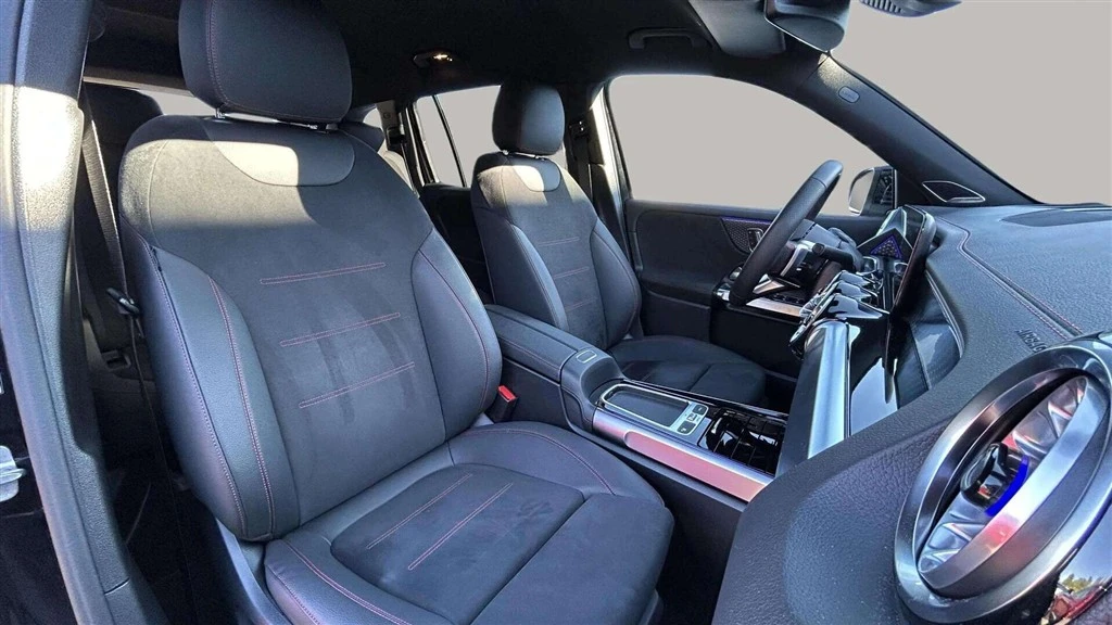 Mercedes-Benz-EQB-image-21