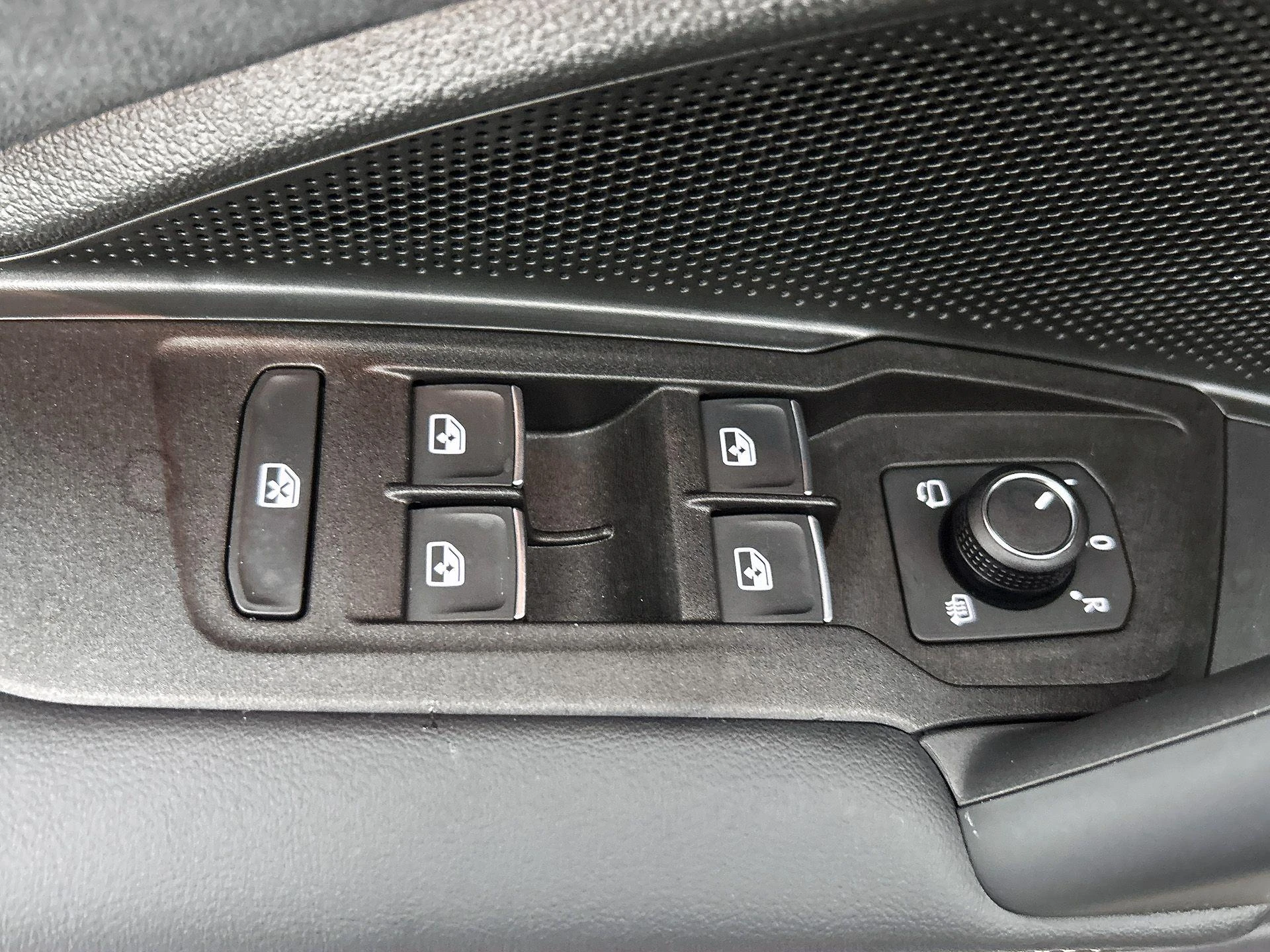 Volkswagen-Tiguan-image-43