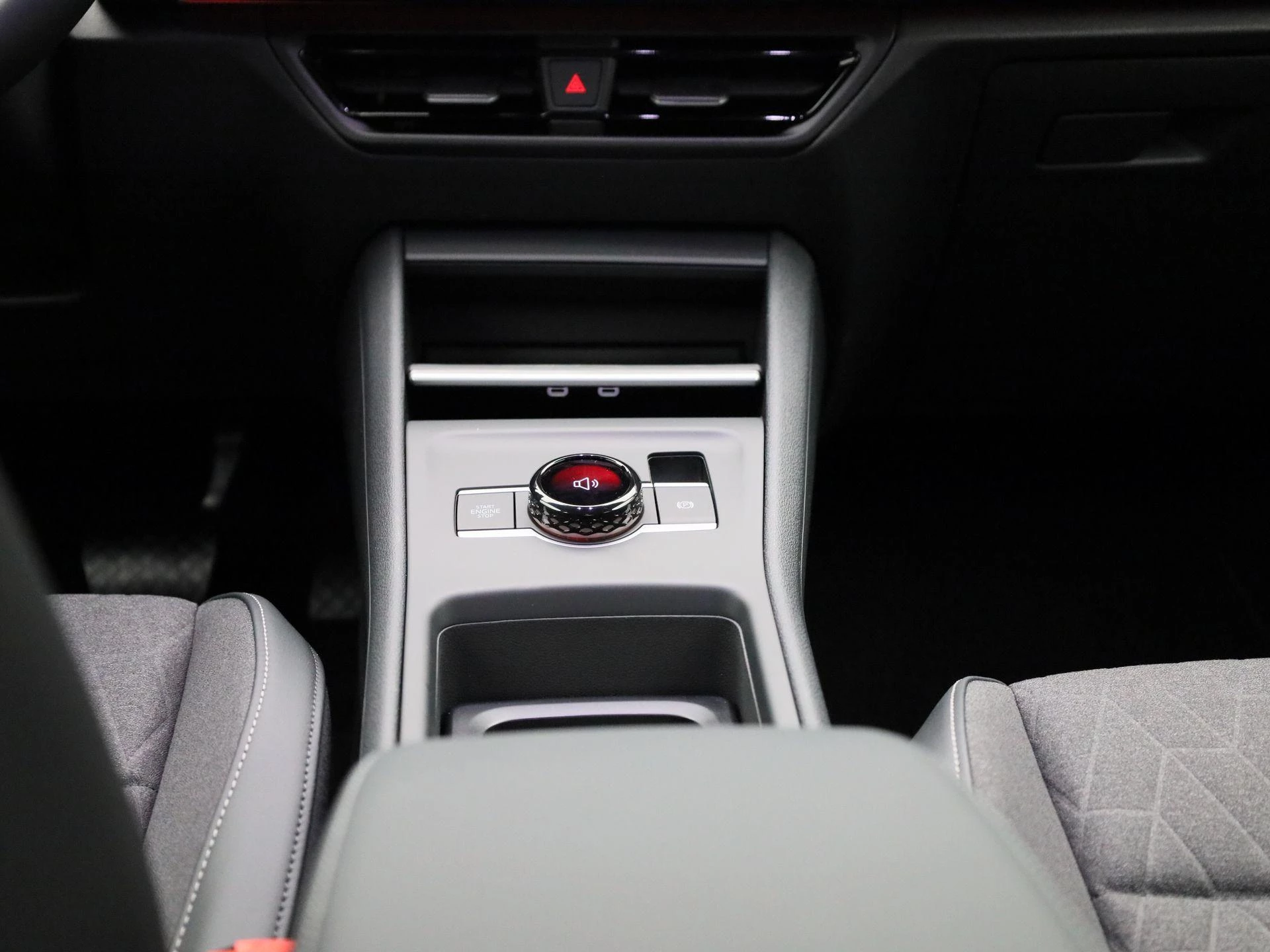 Volkswagen-Tiguan-image-9