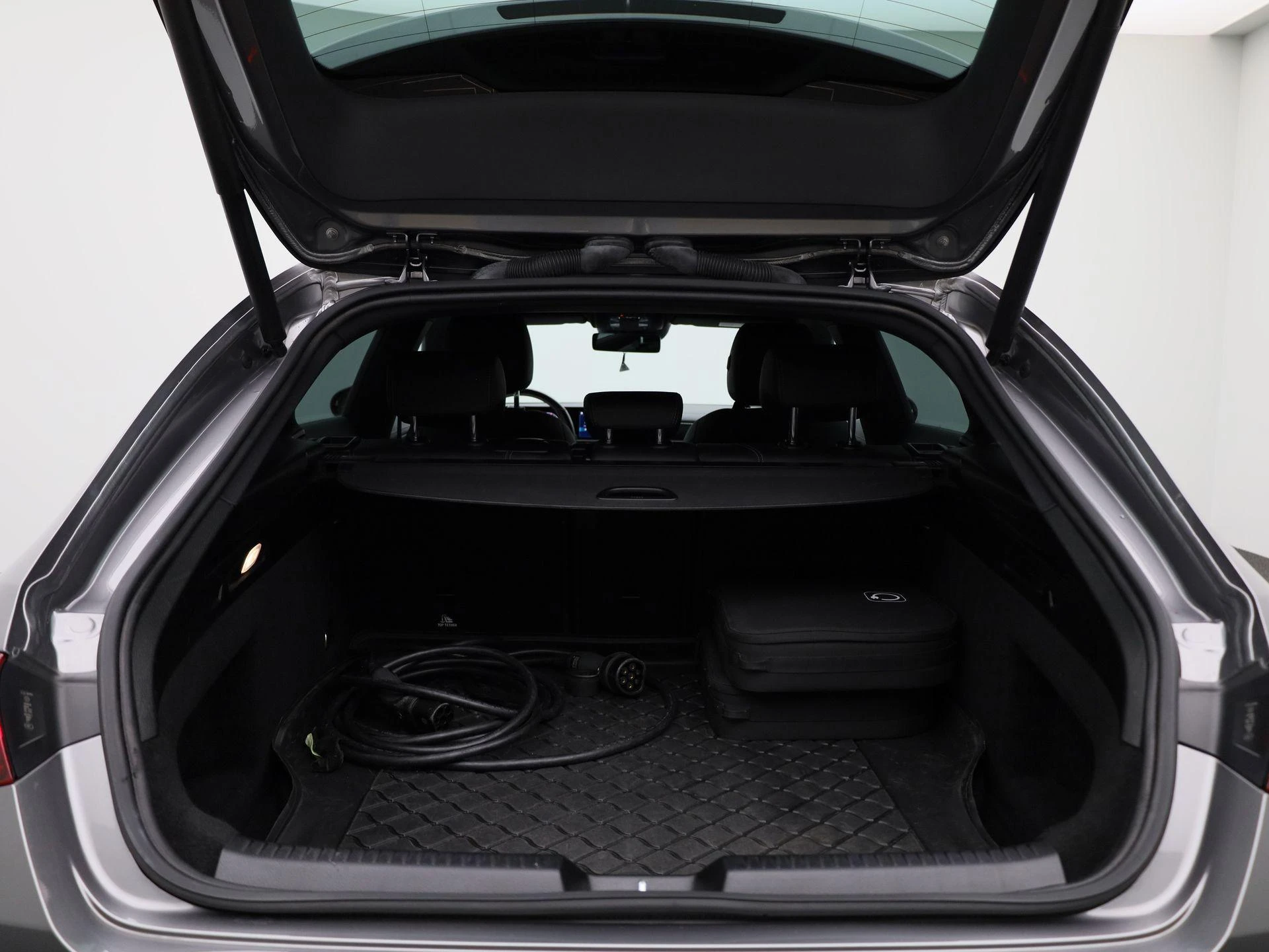 Mercedes-Benz-CLA-image-14