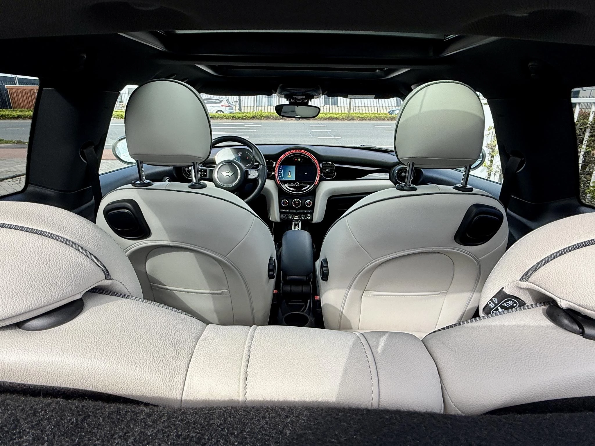 MINI-Cooper-image-10