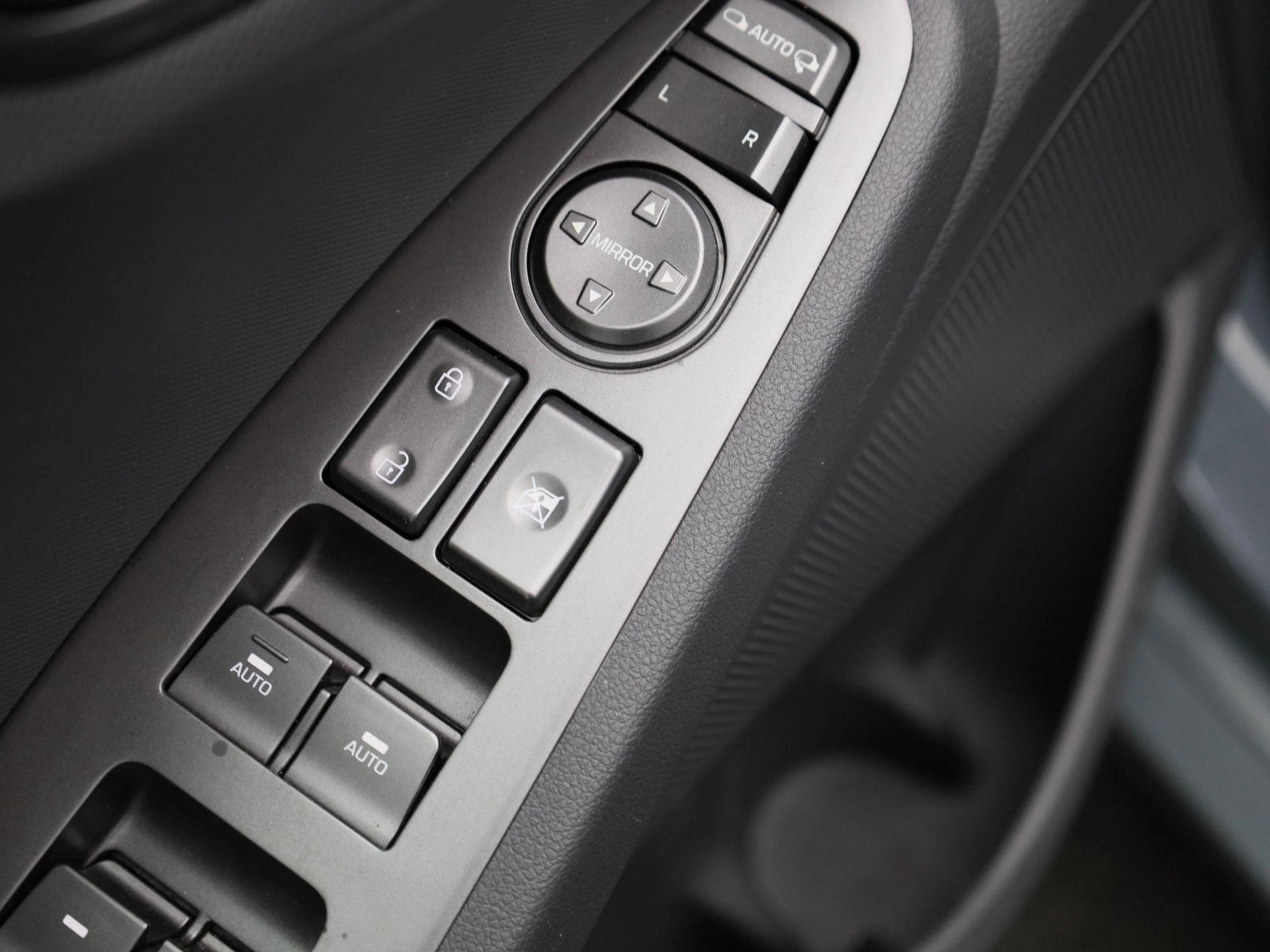 Hyundai-IONIQ-image-30