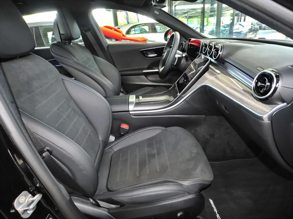 Mercedes-Benz-C-Klasse 300-image-12