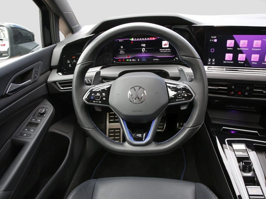 Volkswagen-Golf-image-13