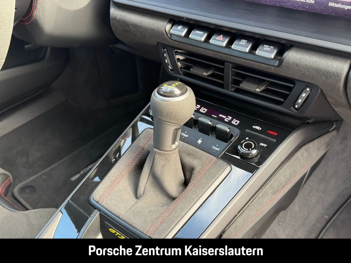 Porsche-911-image-38