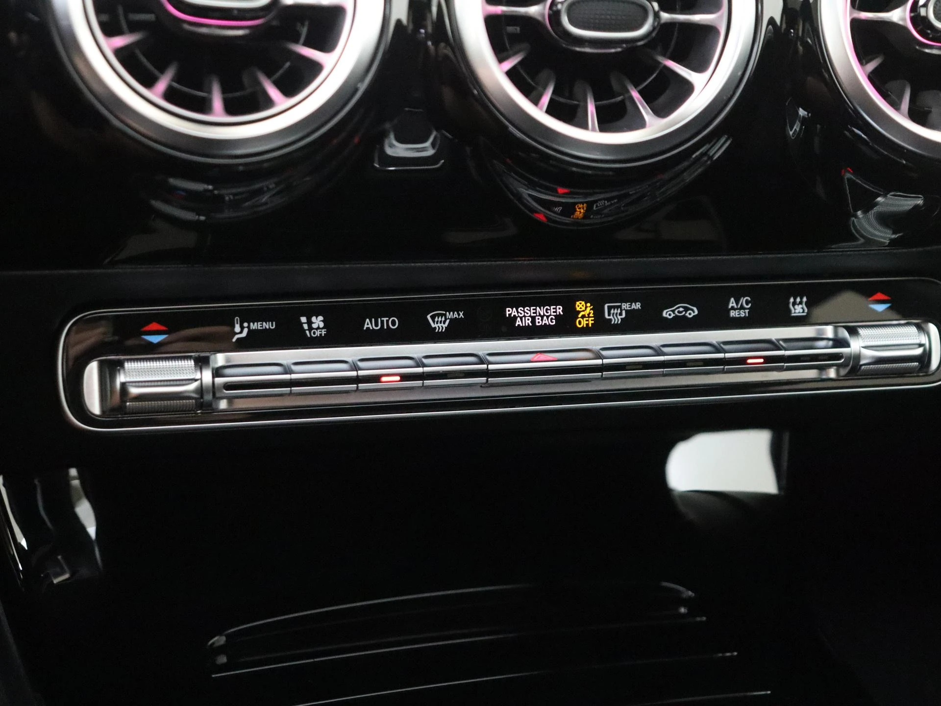 Mercedes-Benz A-Klasse 250 e Business Solution AMG