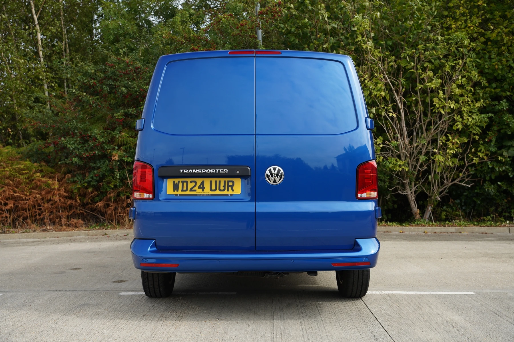 Volkswagen-Transporter-image-12
