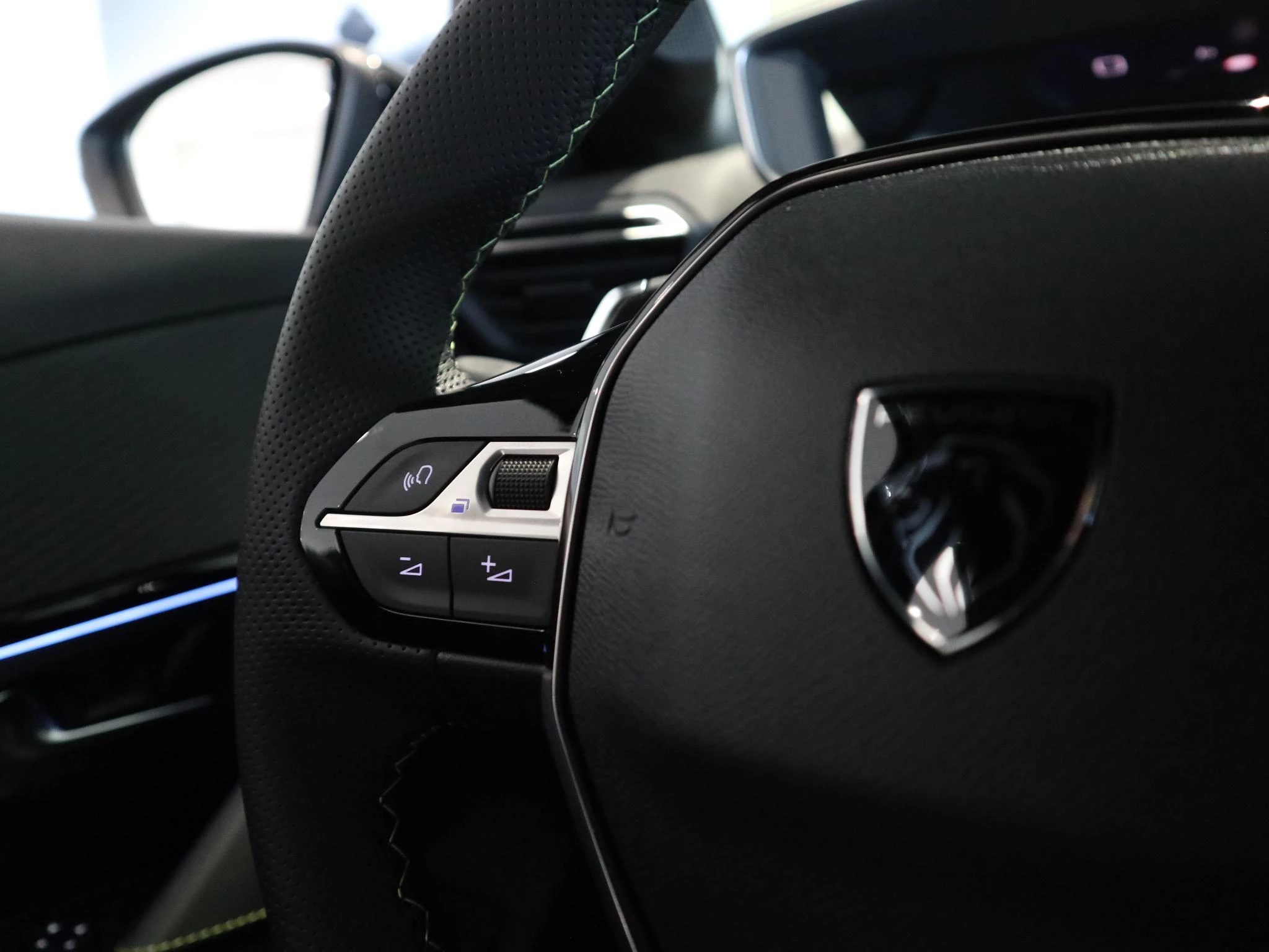 Peugeot 208 1.2 Hybrid 110 e-DCS6 GT