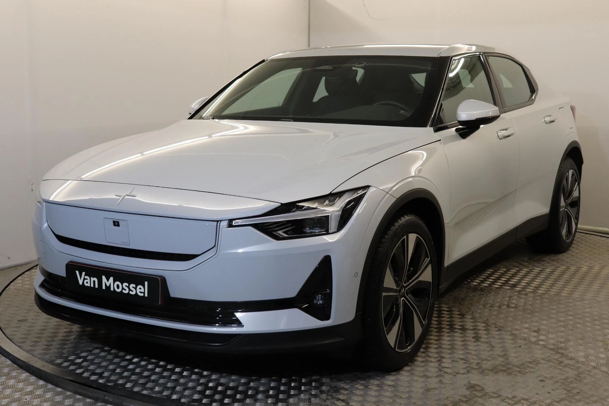 Polestar-2-image-0