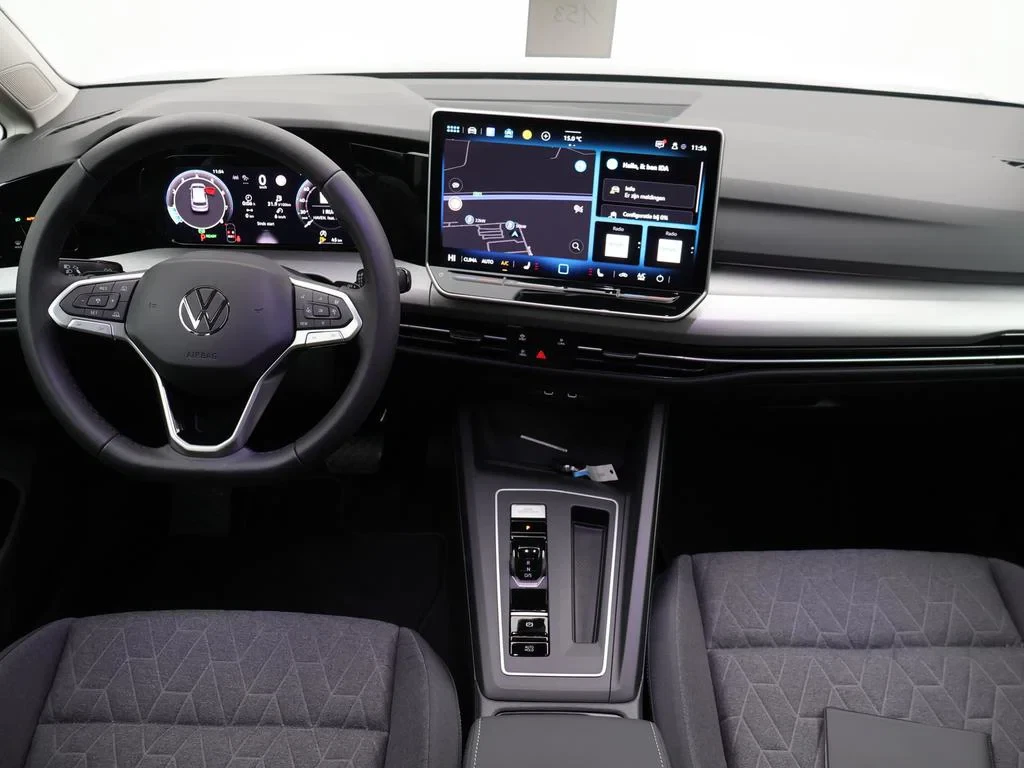 Volkswagen-Golf-image-11