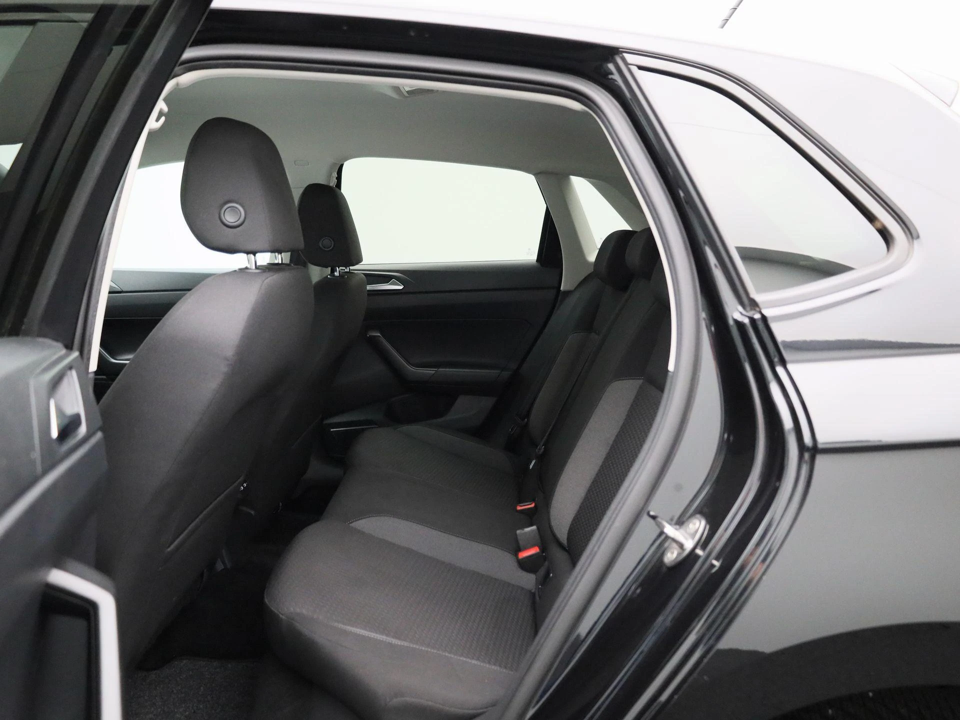 Volkswagen-Polo-image-9