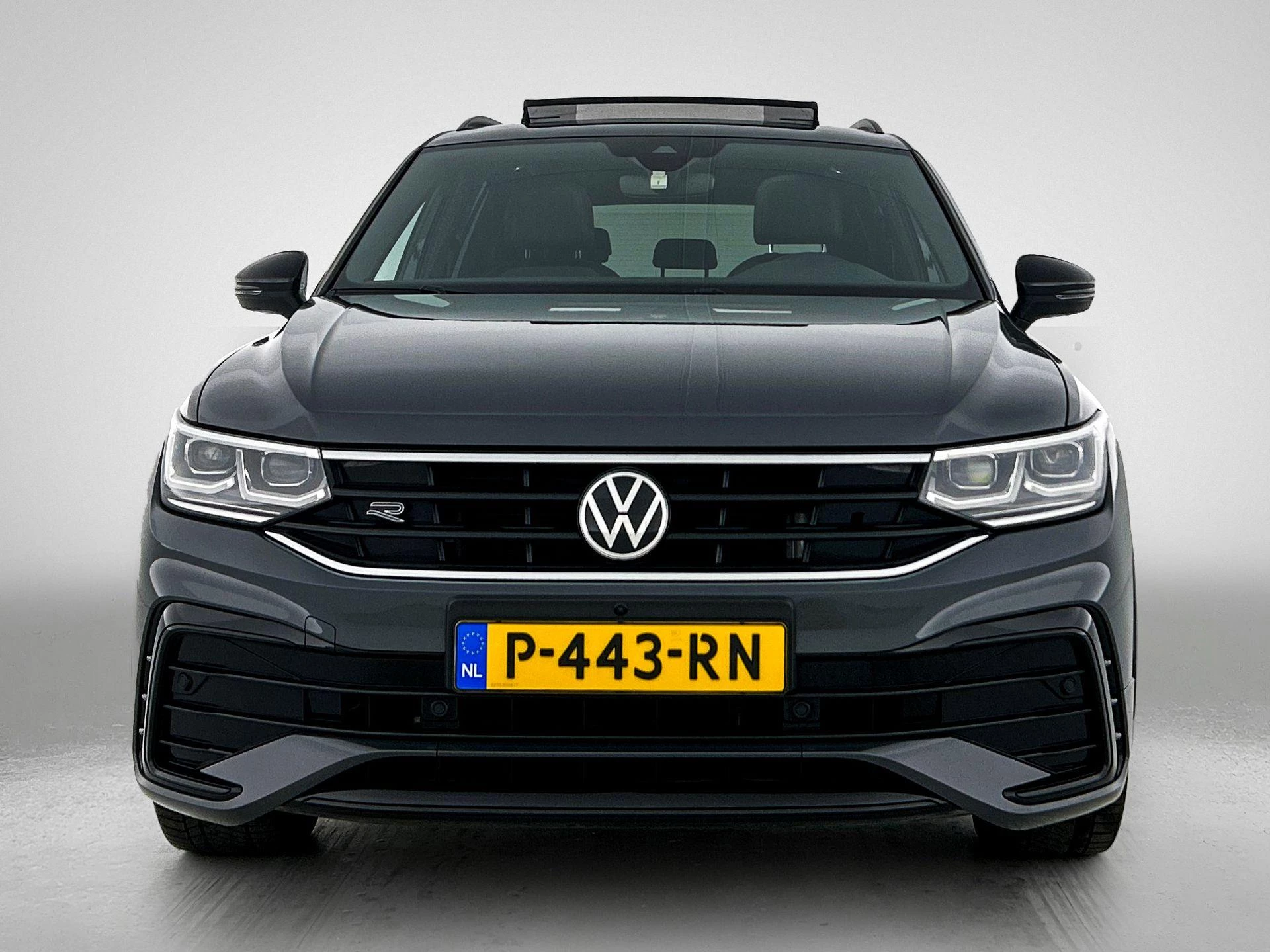 Volkswagen-Tiguan-image-4