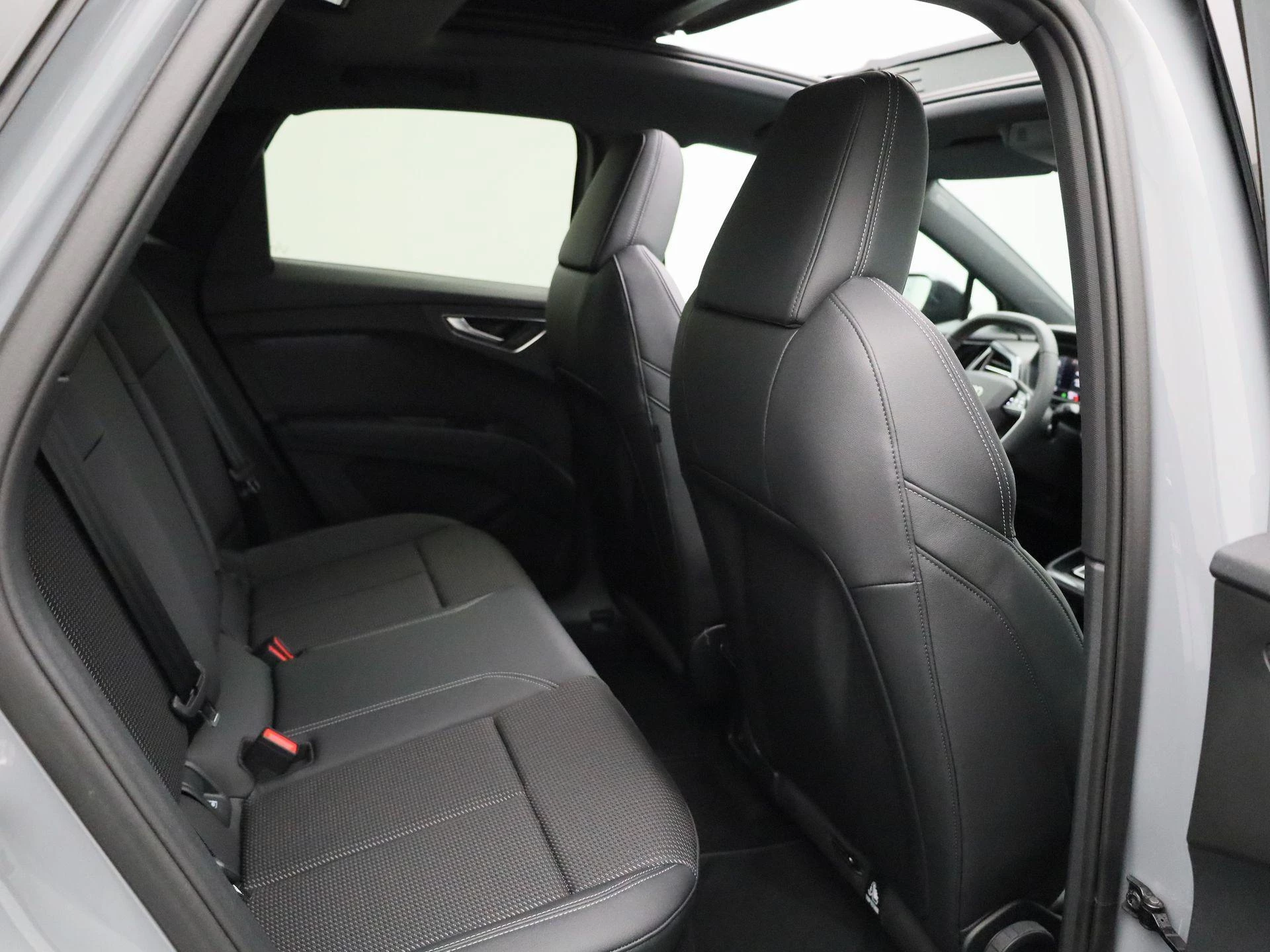 Audi-Q4 Sportback e-tron-image-48