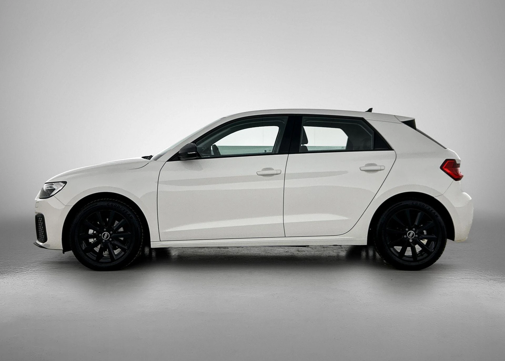 Audi-A1 Sportback-image-1