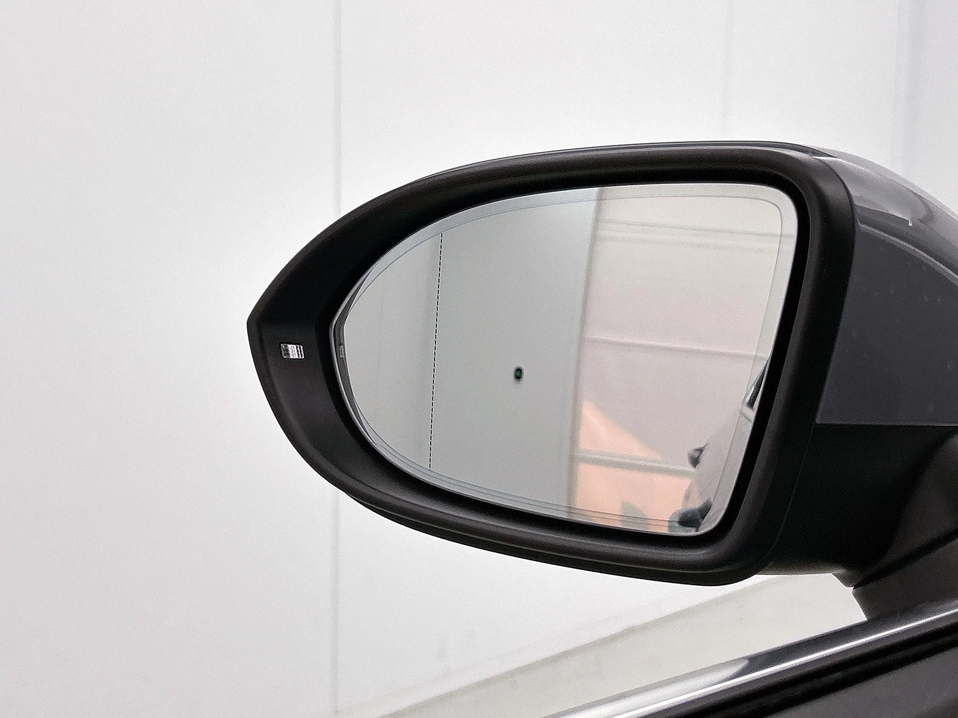 Volkswagen-Passat-image-23