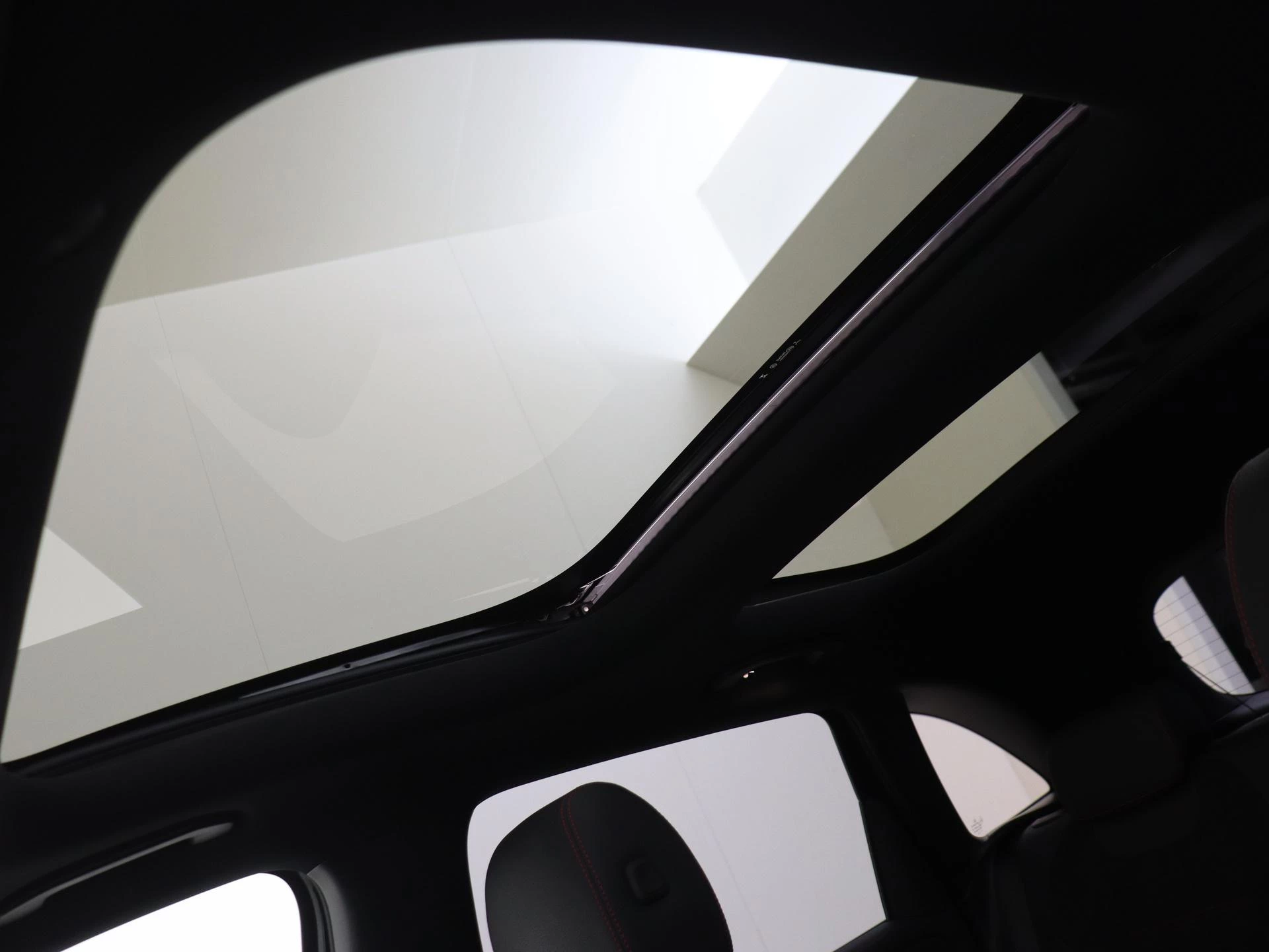 Mercedes-Benz-B-Klasse-image-27