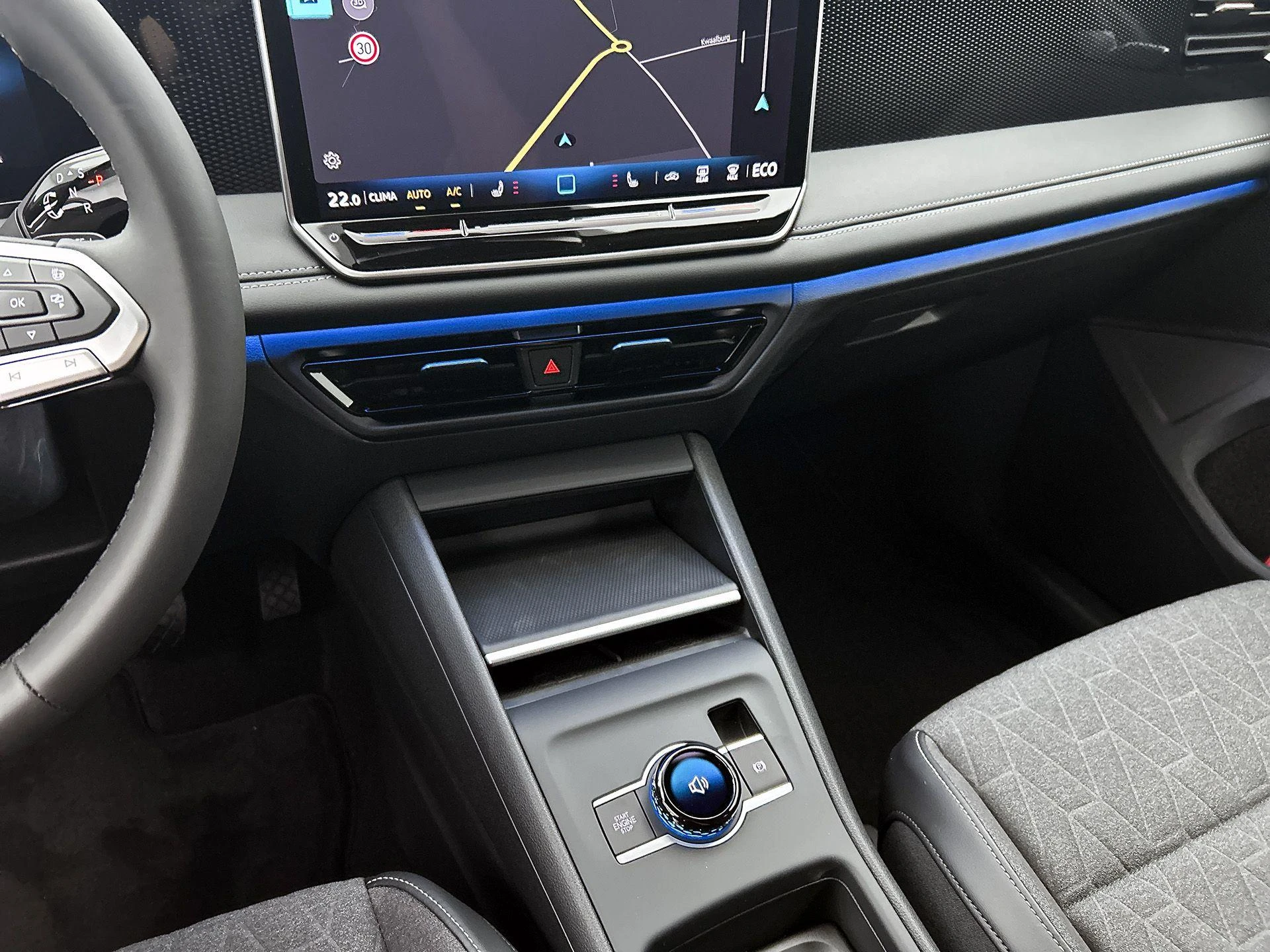 Volkswagen-Tiguan-image-12