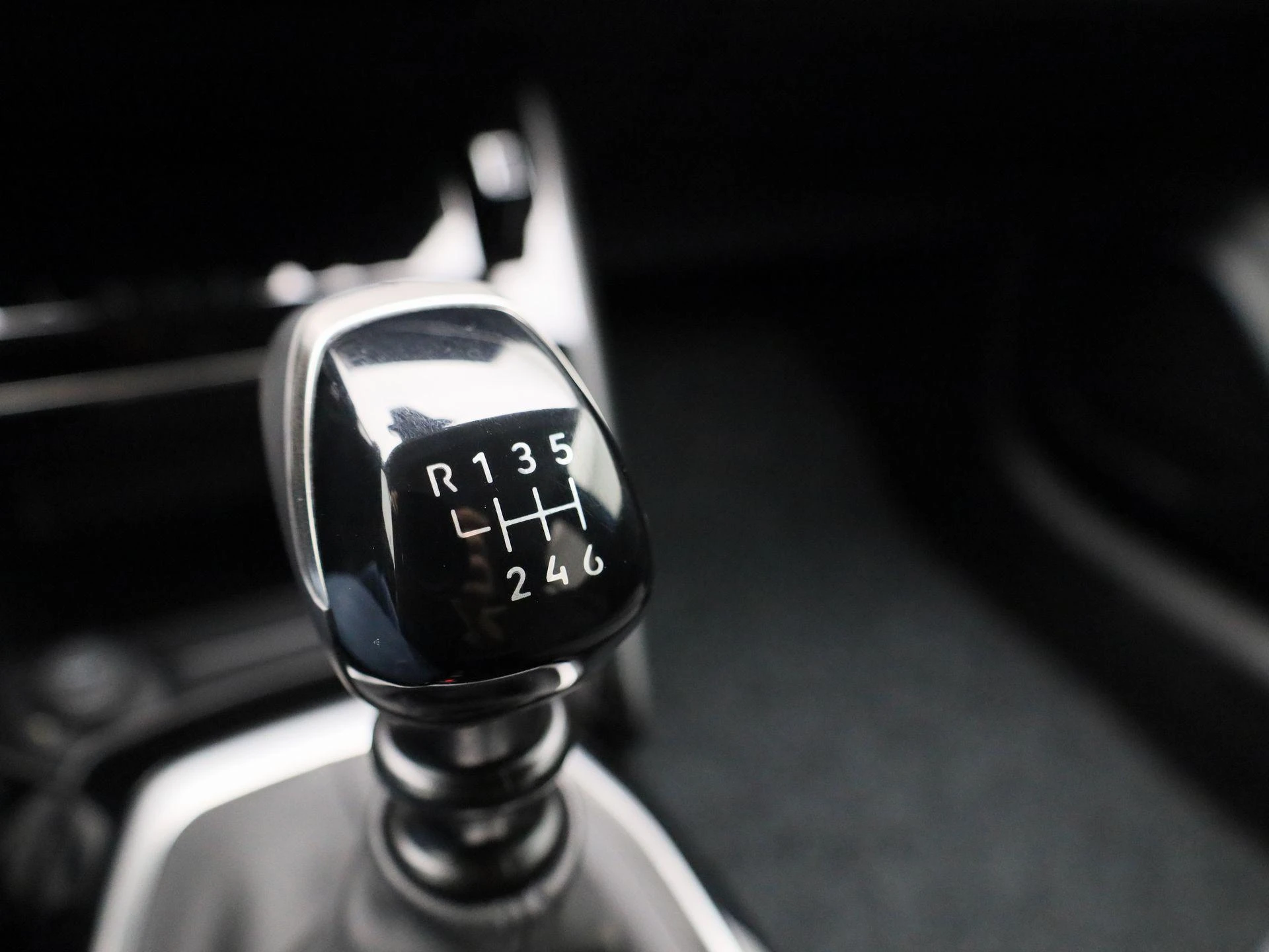 Peugeot 208 - 20