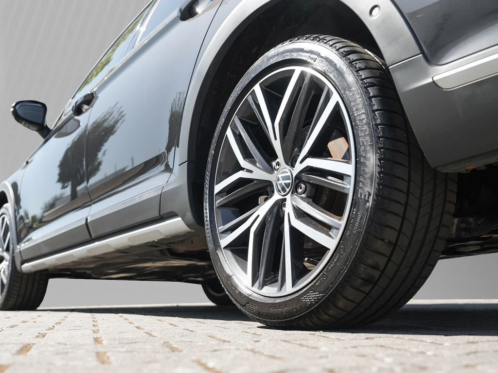 Volkswagen-Passat-image-4
