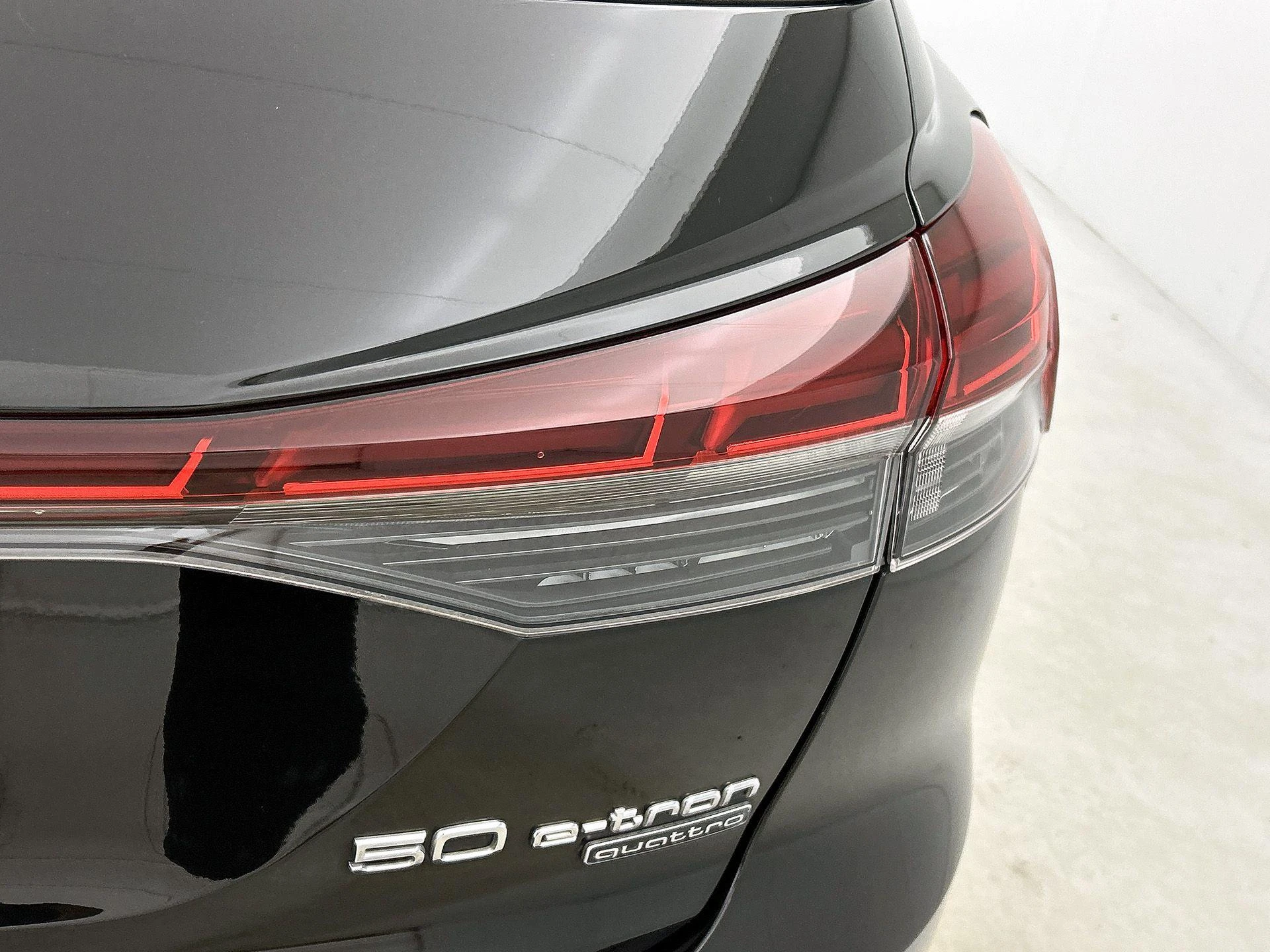 Audi-Q4 e-tron-image-14